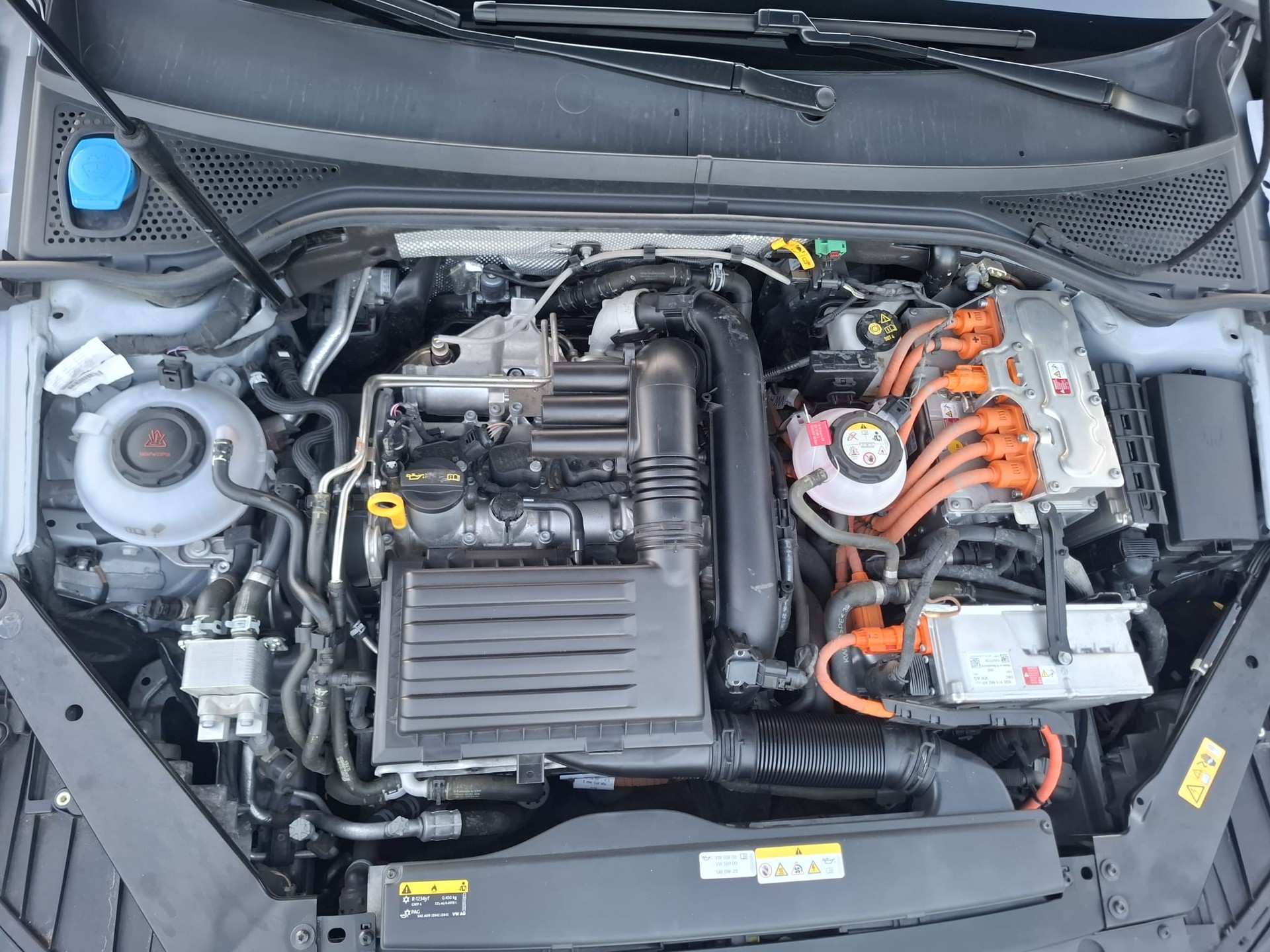 VW Passat Variant 1.4 TSI GTE Hybrid DSG-image-12