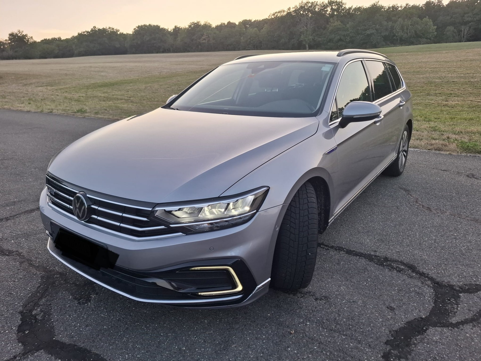 VW Passat Variant 1.4 TSI GTE Hybrid DSG-image-2
