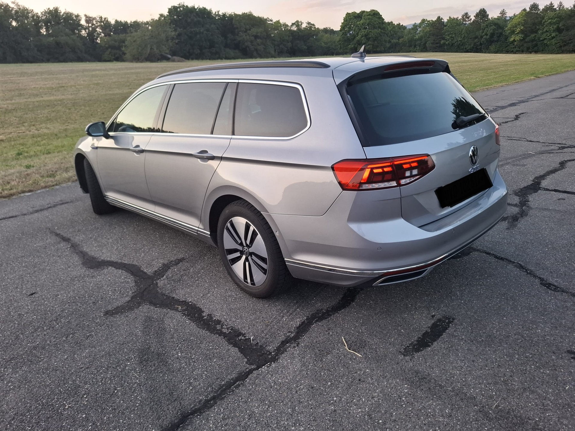 VW Passat Variant 1.4 TSI GTE Hybrid DSG-image-8