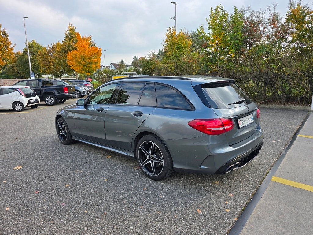 MERCEDES-BENZ C 400 AMG Line 4matic Kombi-image-4