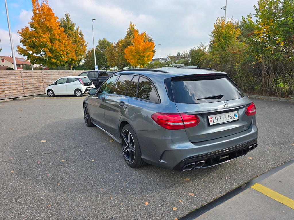 MERCEDES-BENZ C 400 AMG Line 4matic Kombi-image-5