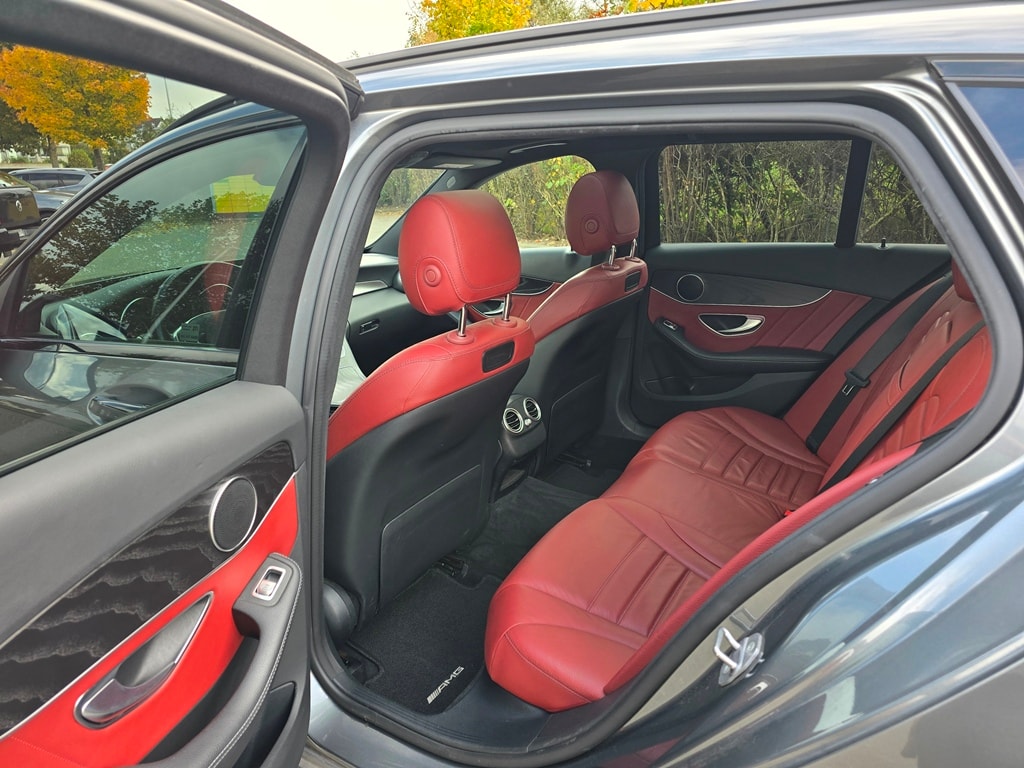 MERCEDES-BENZ C 400 AMG Line 4matic Kombi-image-13