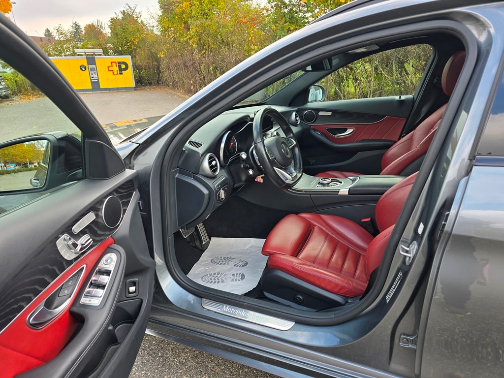 MERCEDES-BENZ C 400 AMG Line 4matic Kombi-image-12