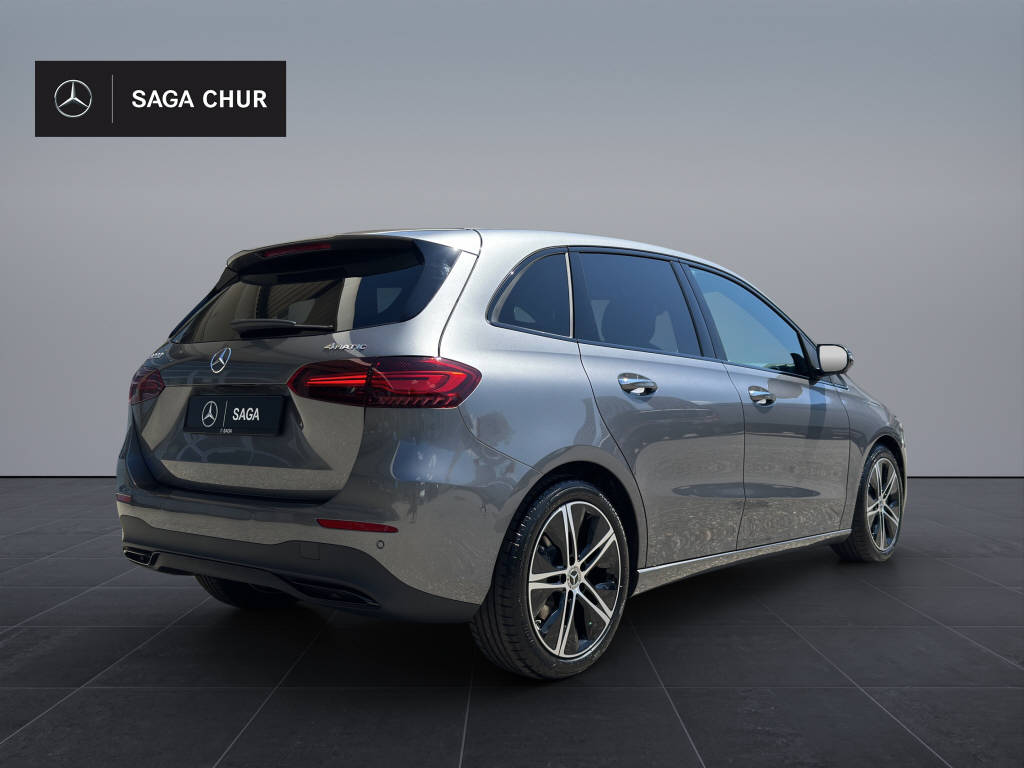MERCEDES-BENZ B 220 Progressive 4matic-image-5