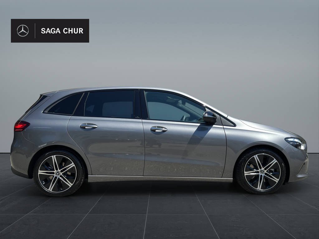 MERCEDES-BENZ B 220 Progressive 4matic-image-6