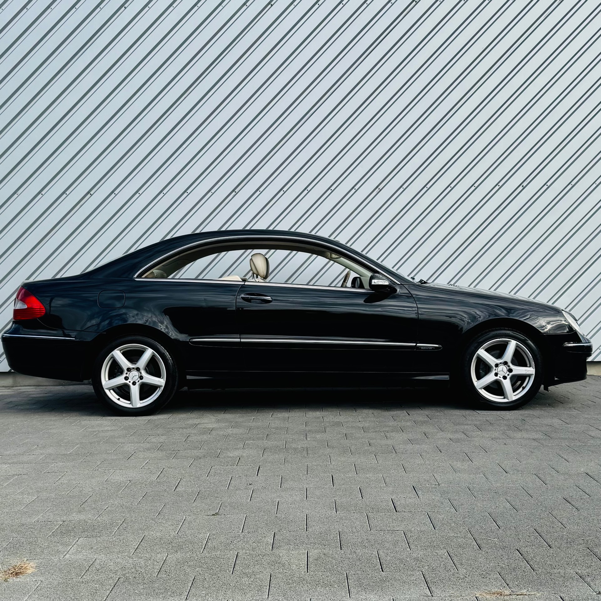 MERCEDES-BENZ CLK 200 Kompressor Elegance-showroom-element-1