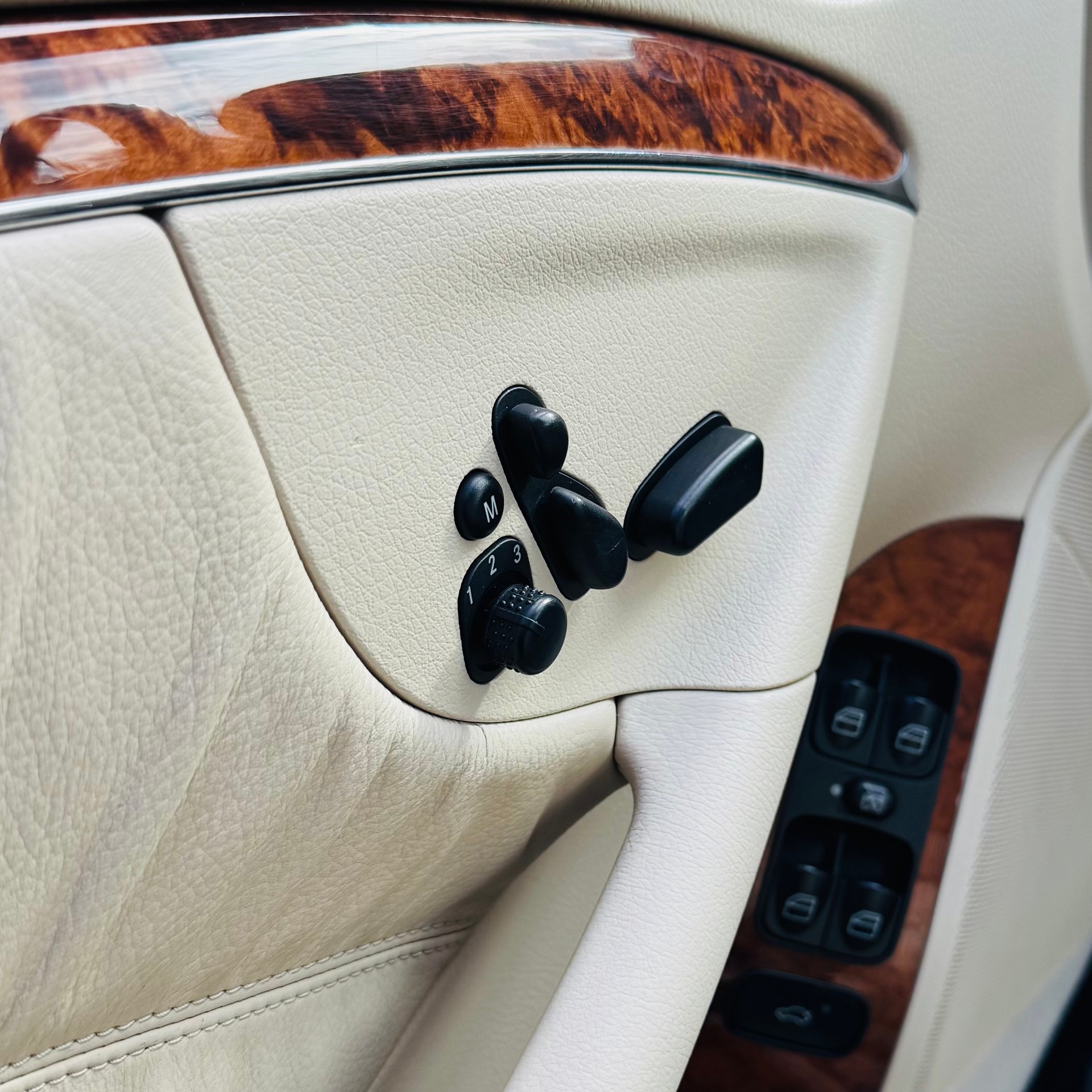 MERCEDES-BENZ CLK 200 Kompressor Elegance-image-7