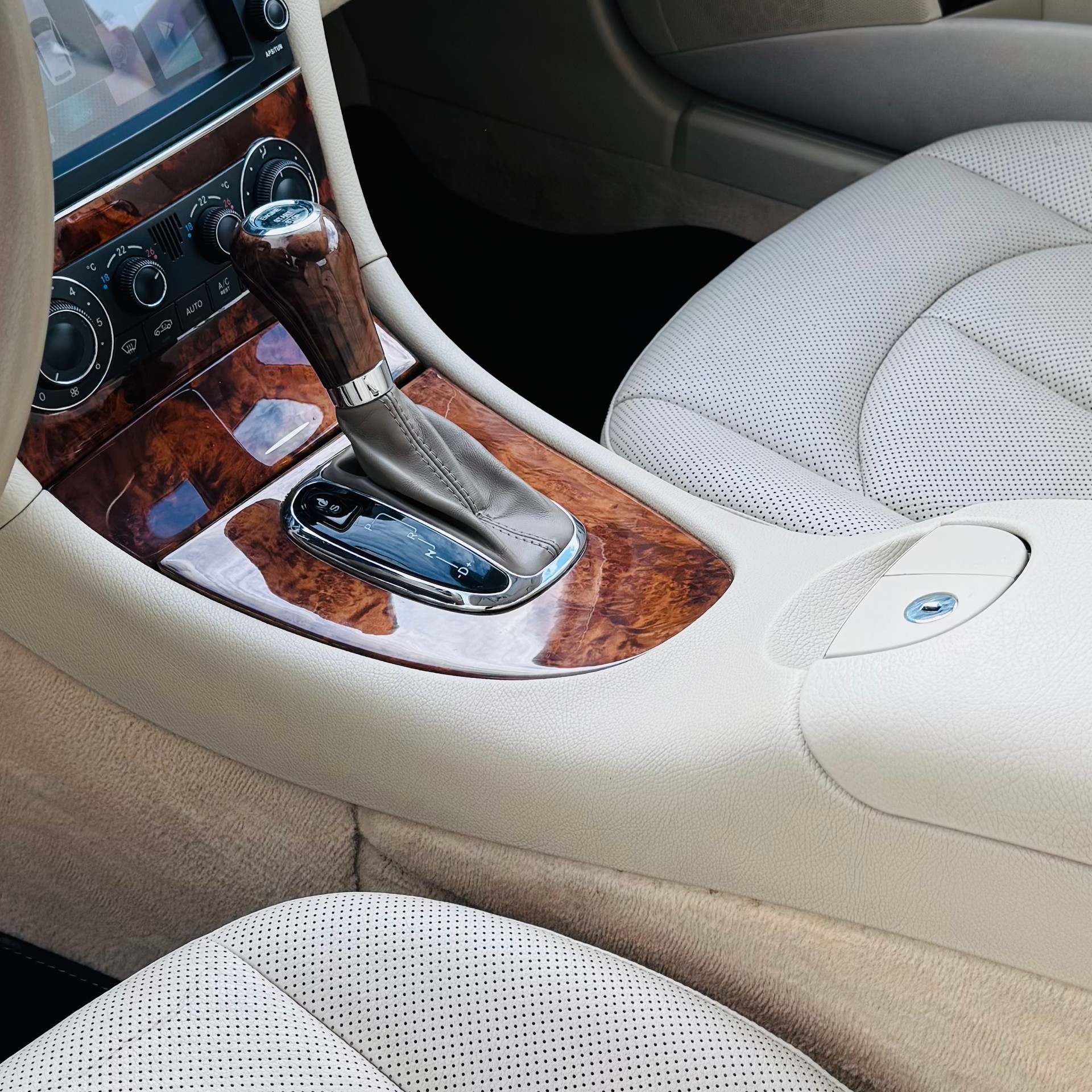 MERCEDES-BENZ CLK 200 Kompressor Elegance-image-10