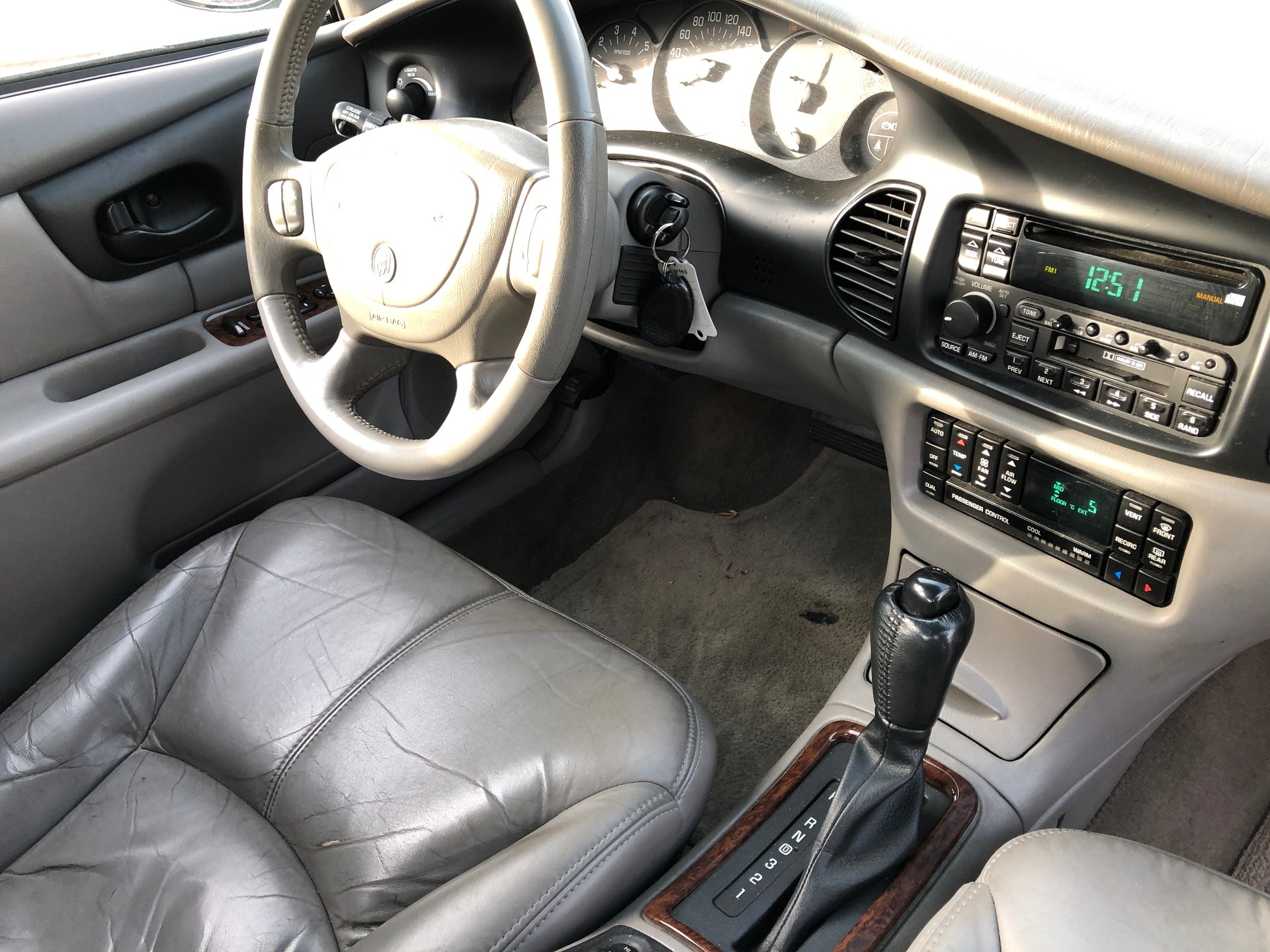 BUICK Regal GS 3.8-V6-image-9