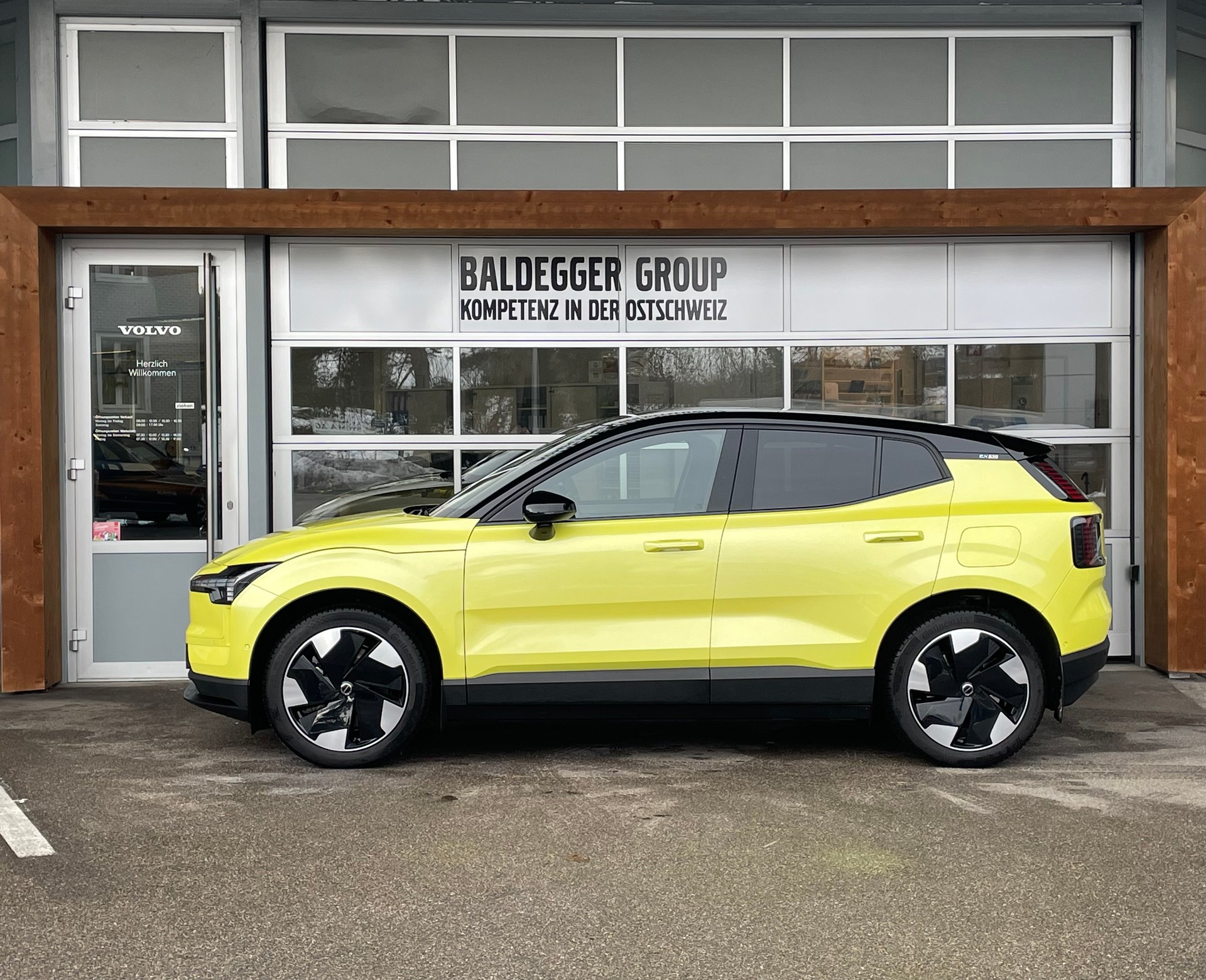 VOLVO EX 30 E60 Twin Ultra AWD-image-8