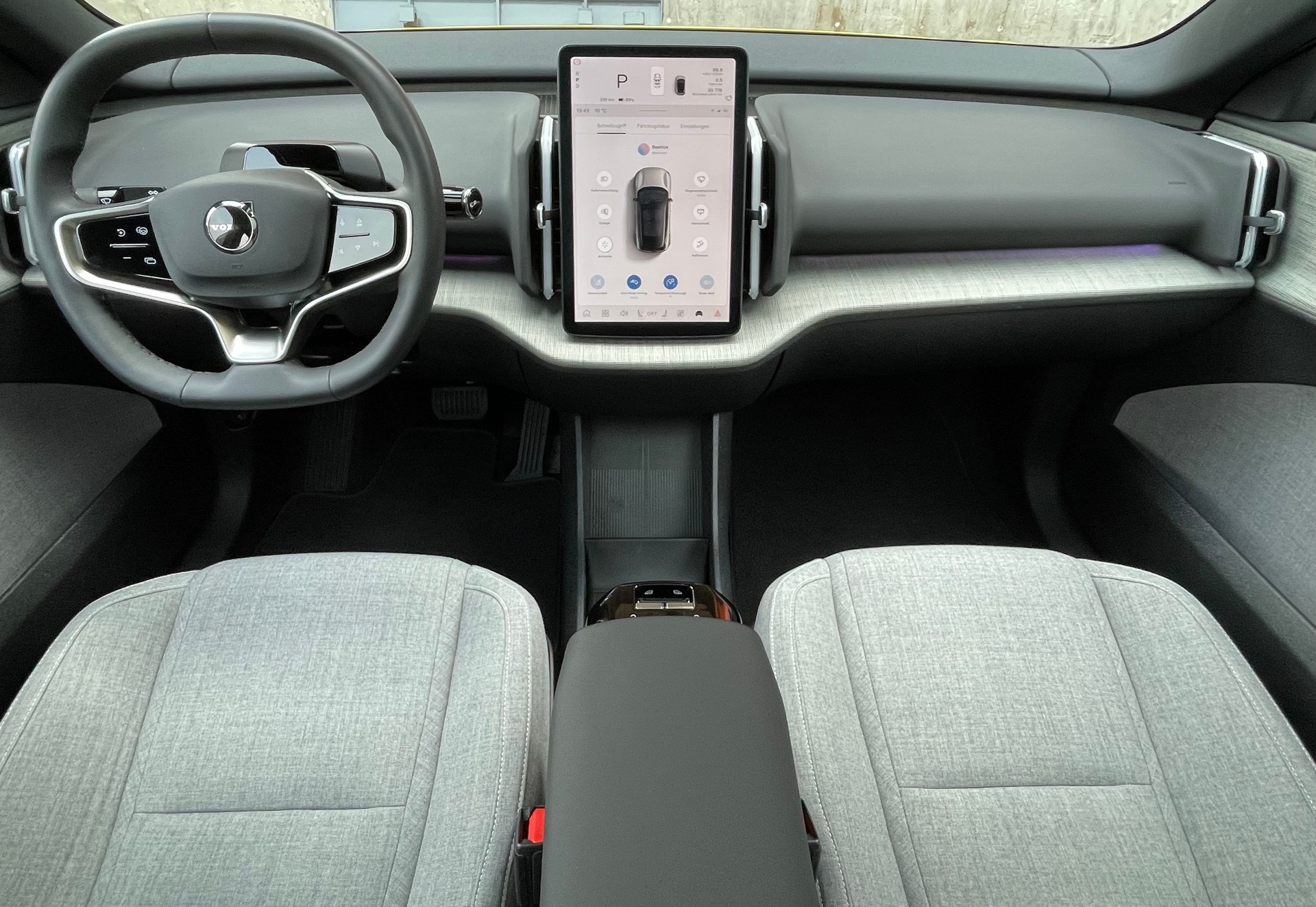 VOLVO EX 30 E60 Twin Ultra AWD-image-5