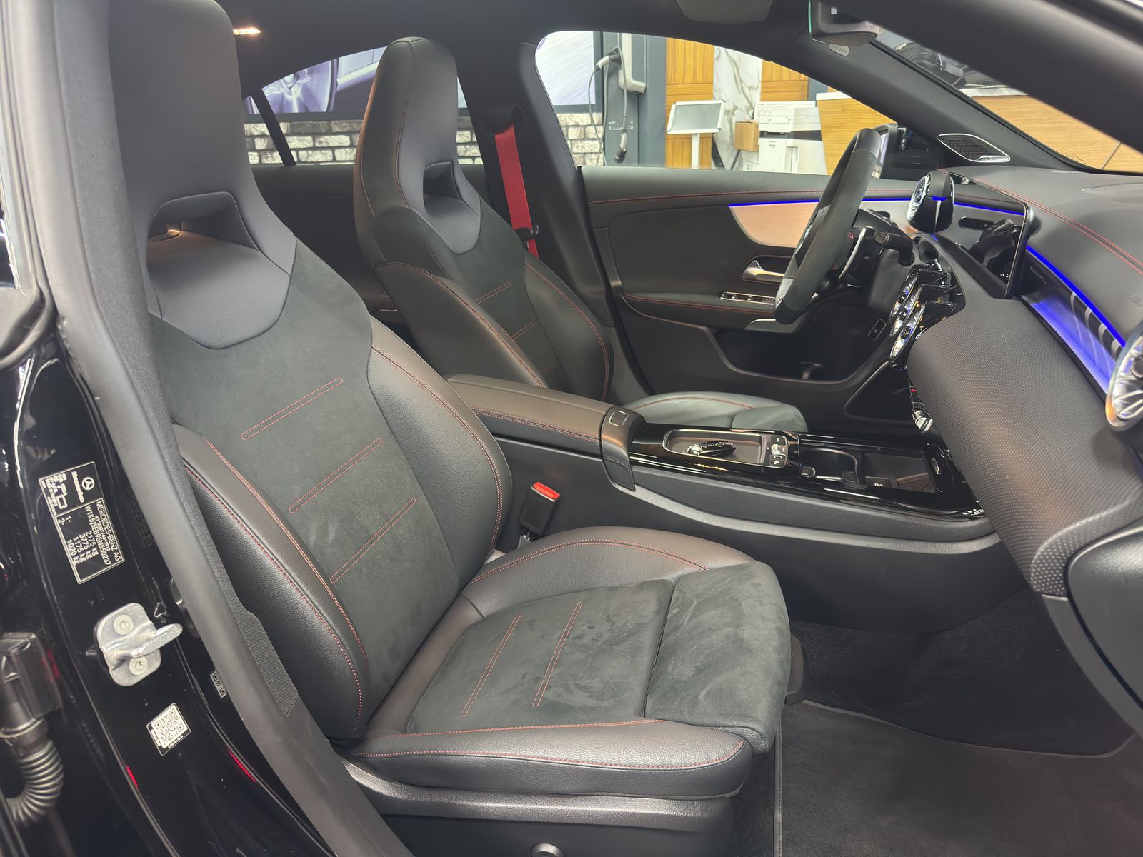 MERCEDES-BENZ CLA 45 S AMG 4Matic+ 8G-DCT-image-18