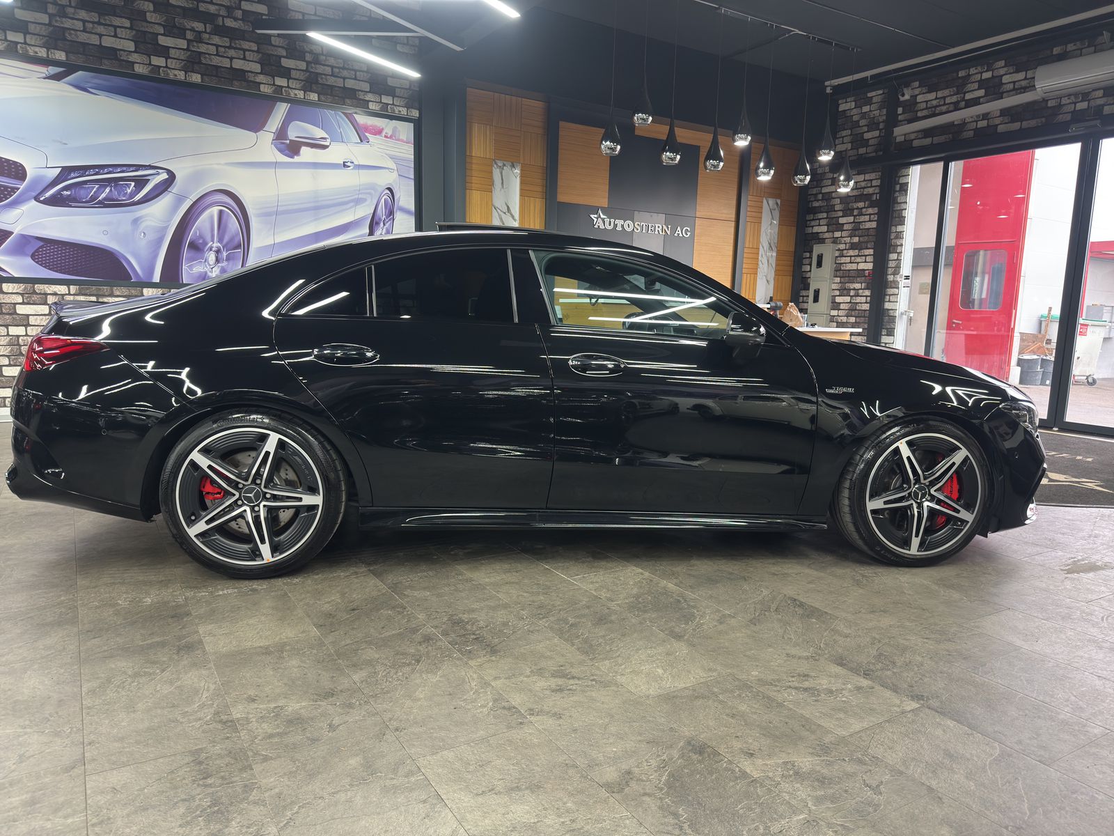 MERCEDES-BENZ CLA 45 S AMG 4Matic+ 8G-DCT-showroom-element-3