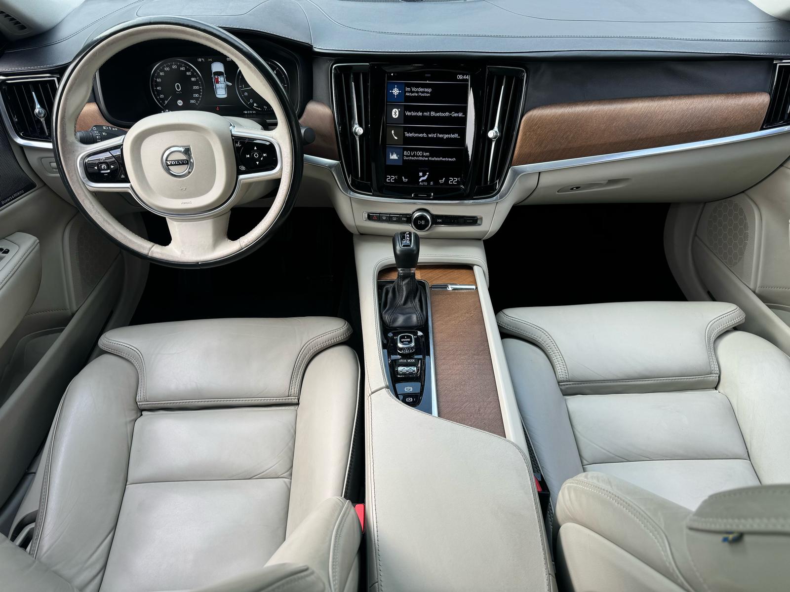 VOLVO S90 2.0 D5 Inscription AWD-image-12