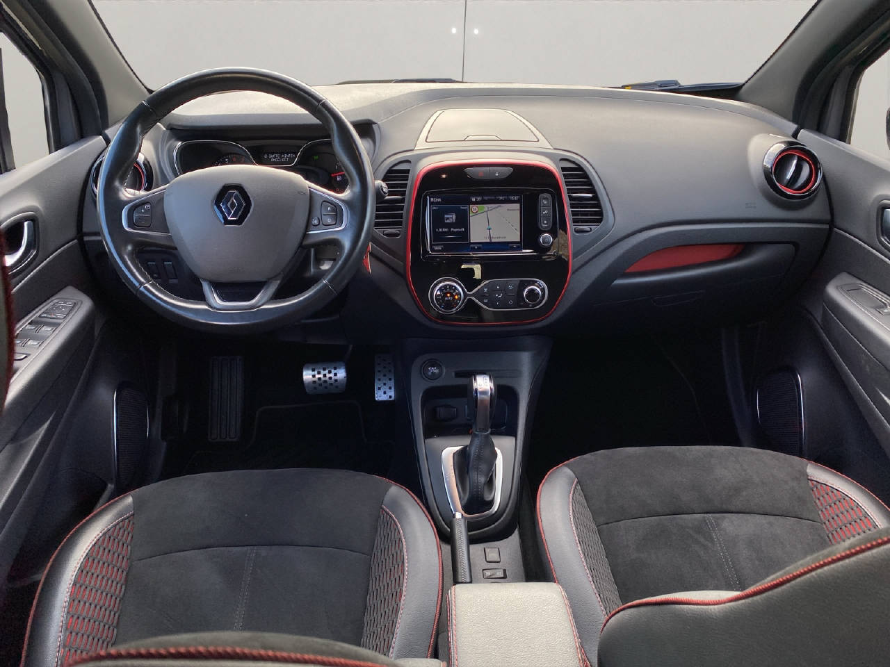 RENAULT Captur 1.3 TCe Red Edition EDC-image-8