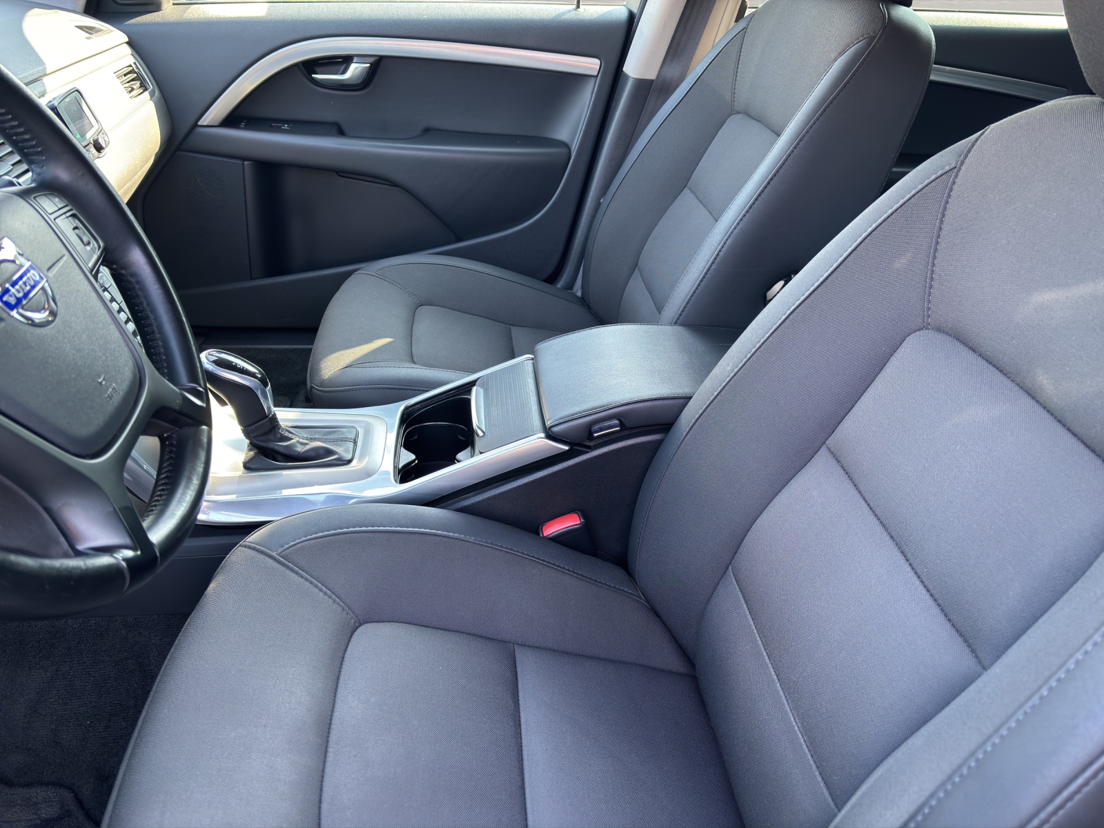 VOLVO XC70 2.4 D4 Family Ed. AWD-image-12