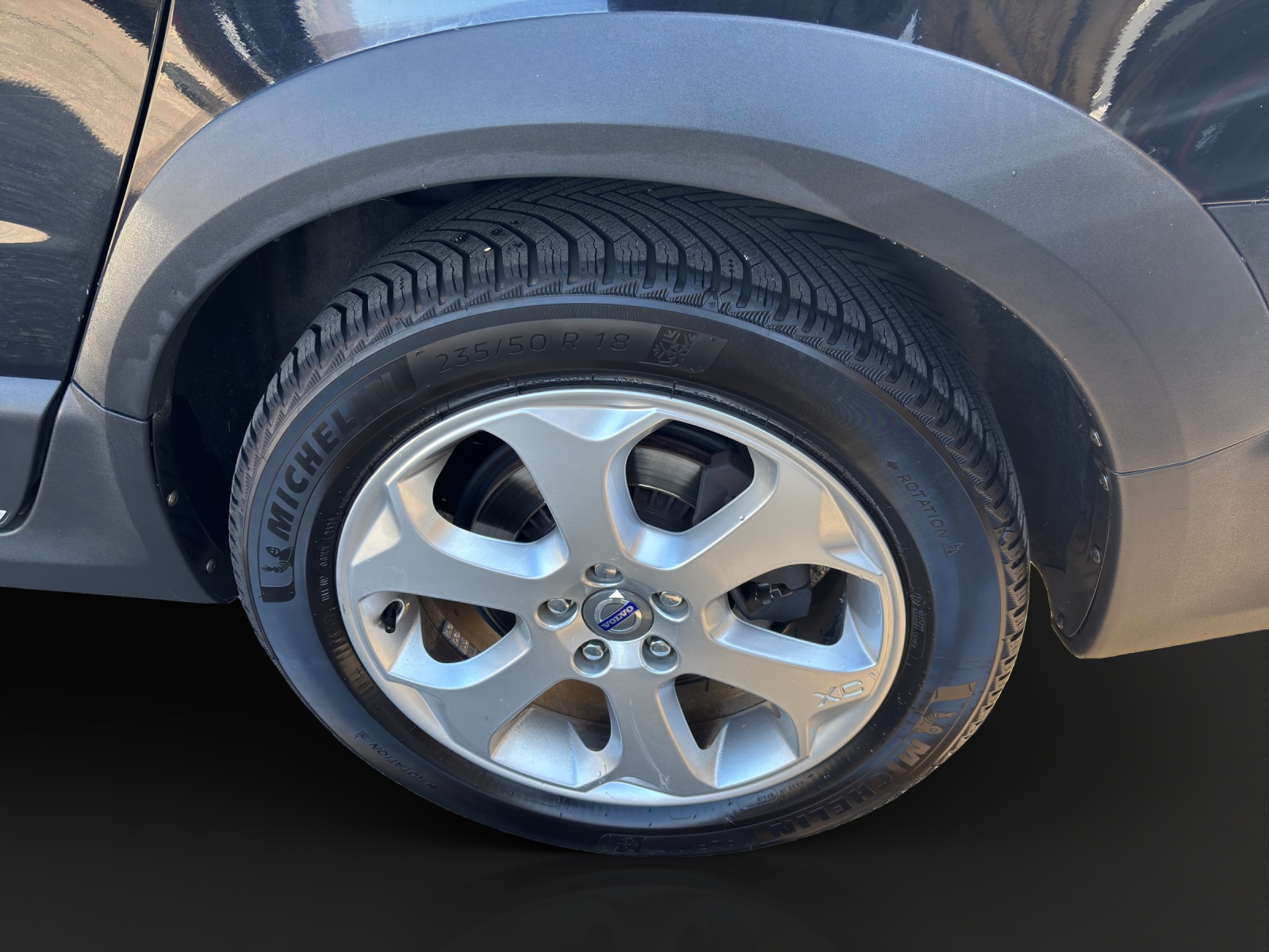 VOLVO XC70 2.4 D4 Family Ed. AWD-showroom-element-1