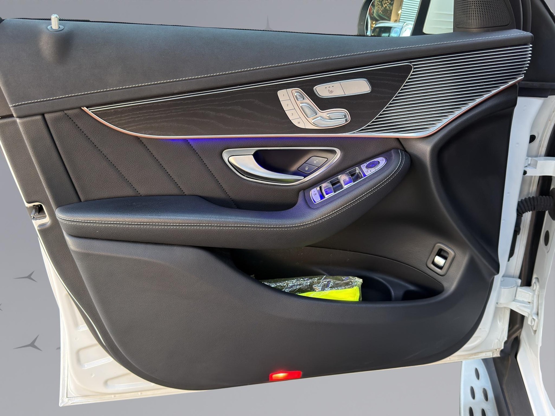 MERCEDES-BENZ EQC 400 4matic-image-14