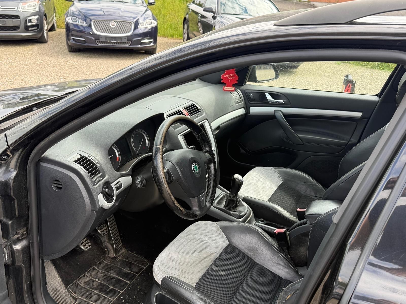 SKODA Octavia 2.0 TFSI RS-image-6