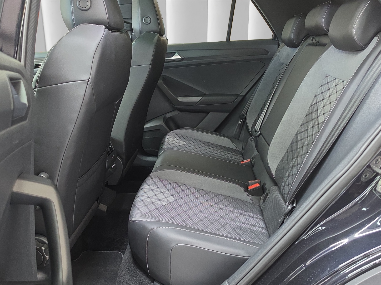 VW T-Roc 2.0 TSI R-Line DSG 4motion-image-13