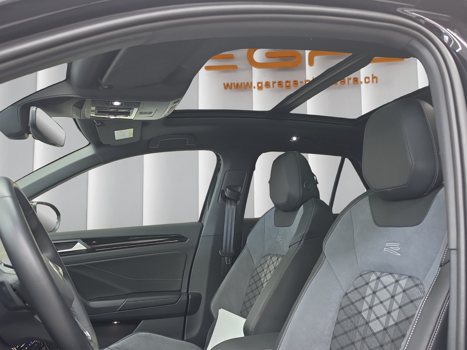VW T-Roc 2.0 TSI R-Line DSG 4motion-image-12