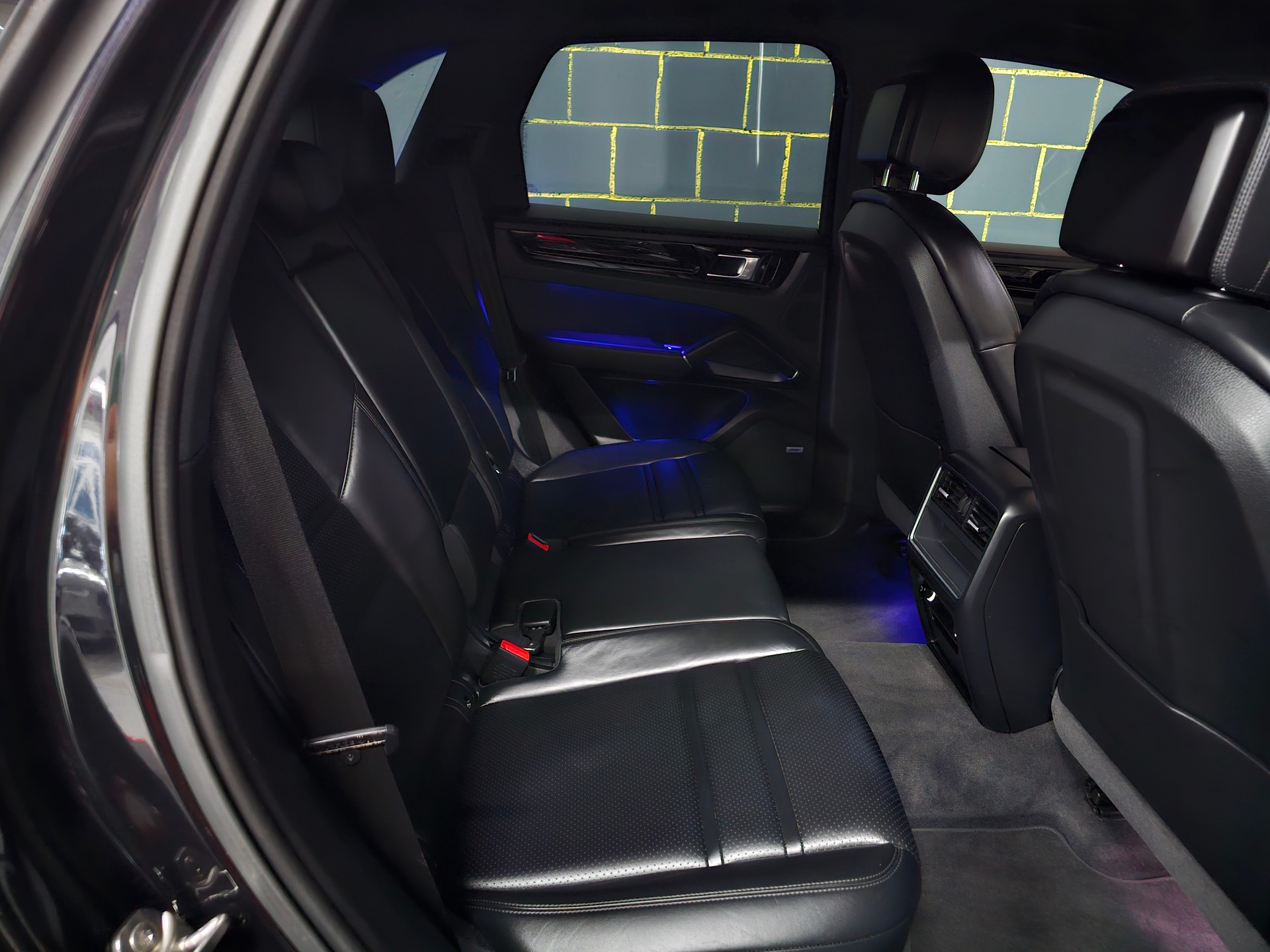 PORSCHE Cayenne S Turbo Look-image-12