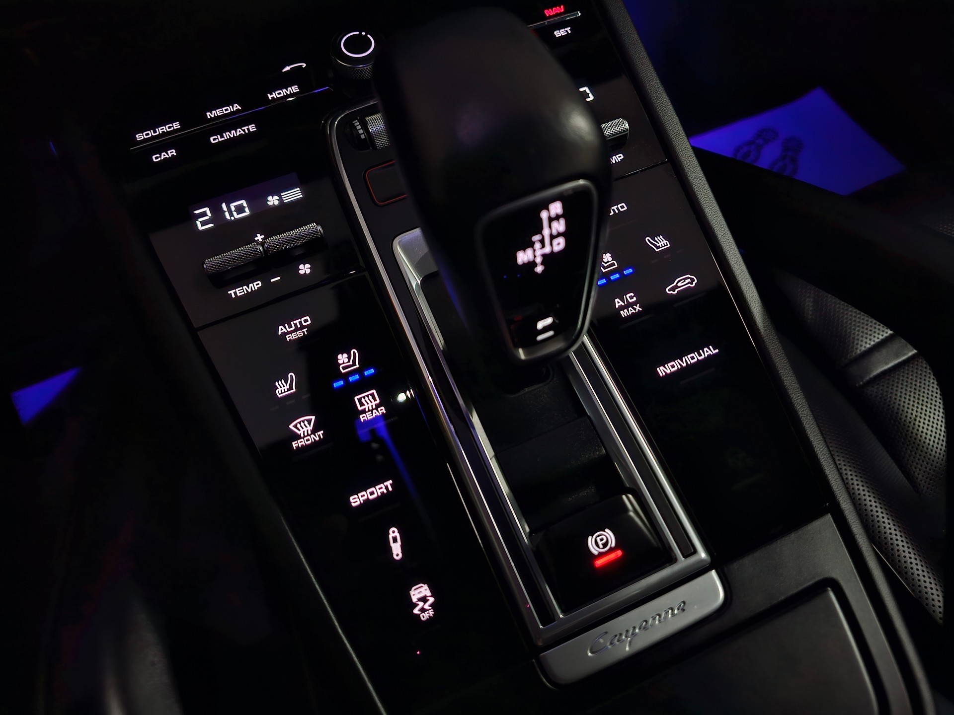 PORSCHE Cayenne S Turbo Look-image-15