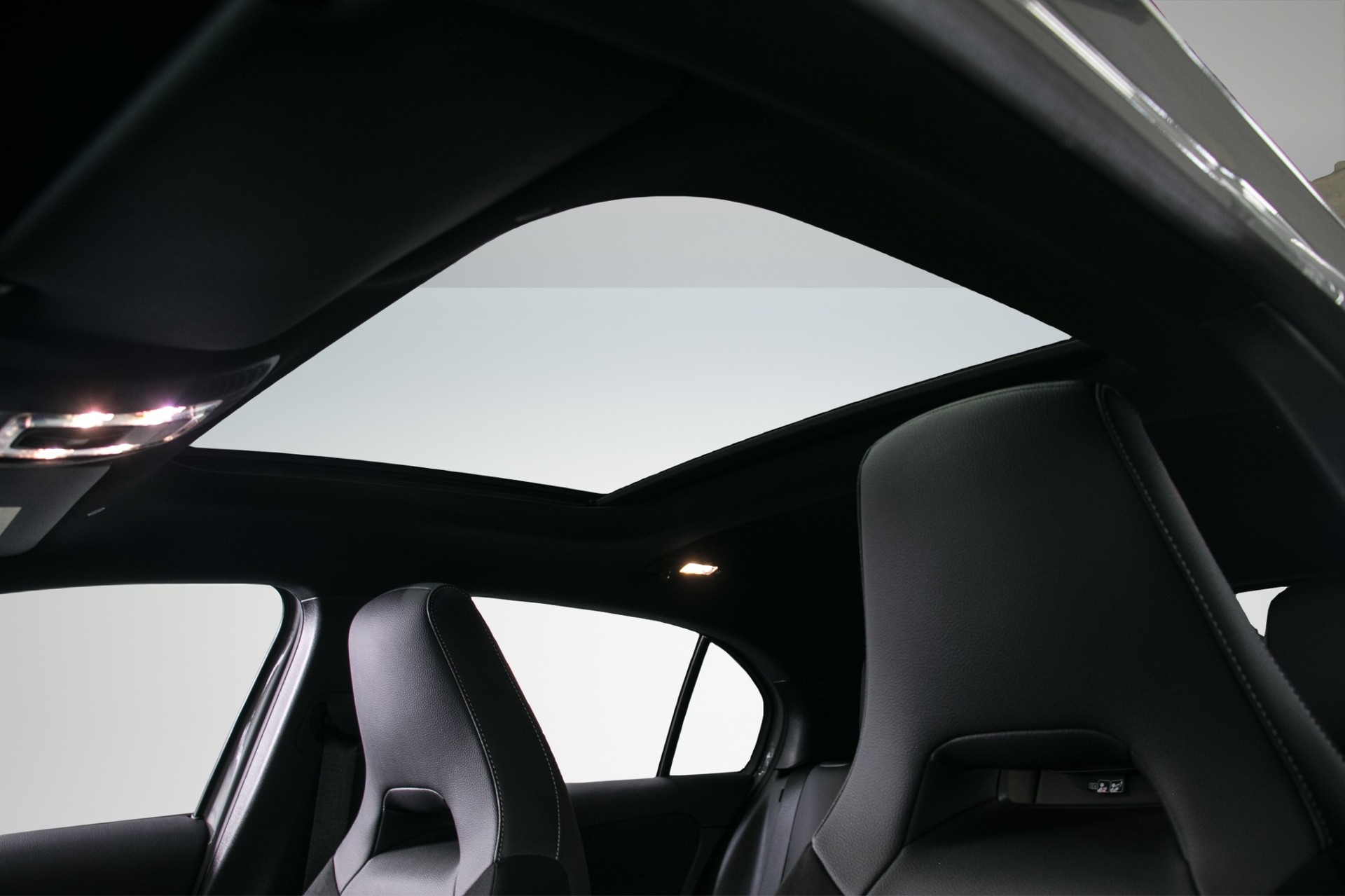 MERCEDES-BENZ A 250 4Matic AMG-Line 8G-DCT-image-13