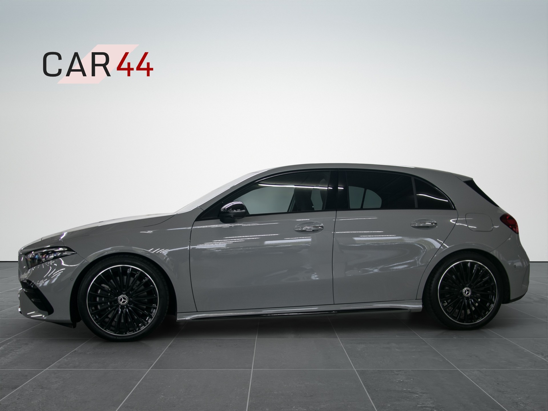 MERCEDES-BENZ A 250 4Matic AMG-Line 8G-DCT-showroom-element-1