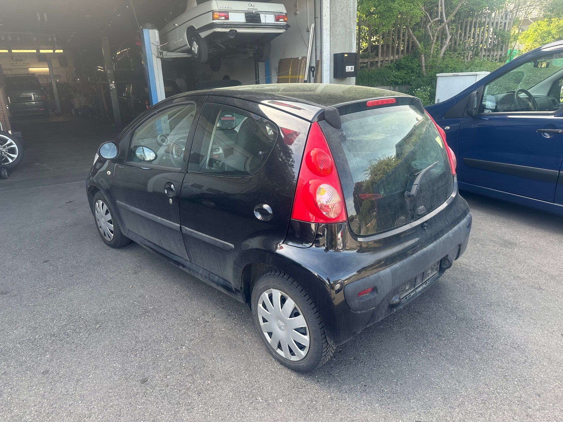 PEUGEOT 107 1.0 Trendy-image-1