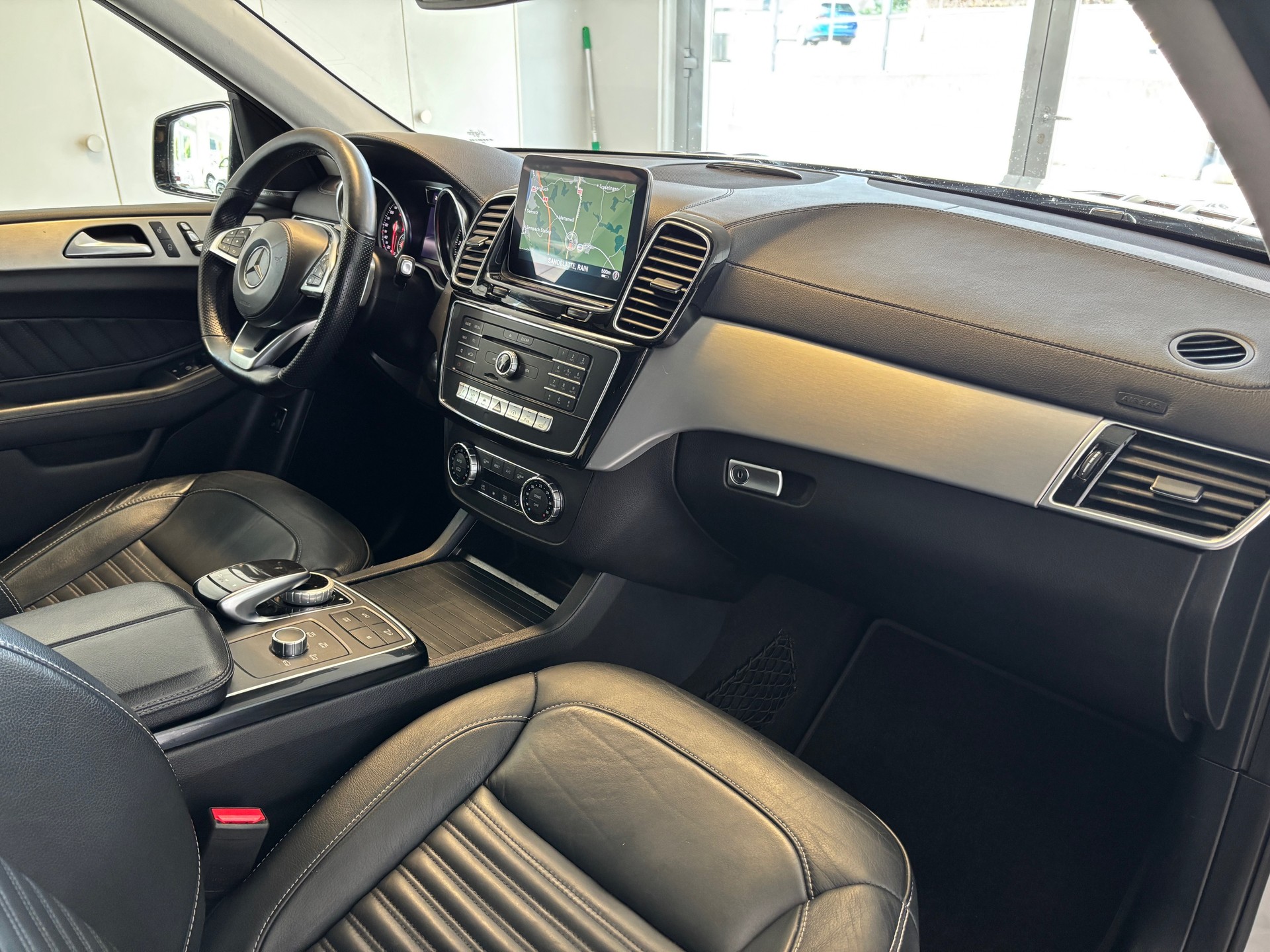 MERCEDES-BENZ GLS 350 d AMG-LINE 4Matic 9G-TRONIC-image-7