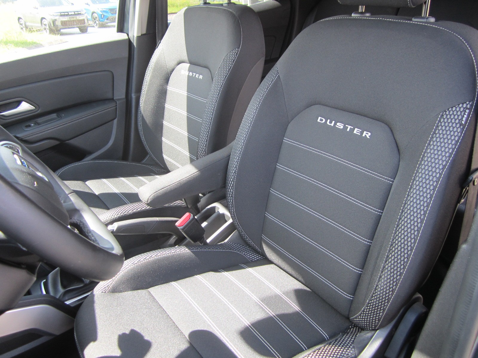 DACIA Duster 1.2 TCe Prestige 4WD-image-5
