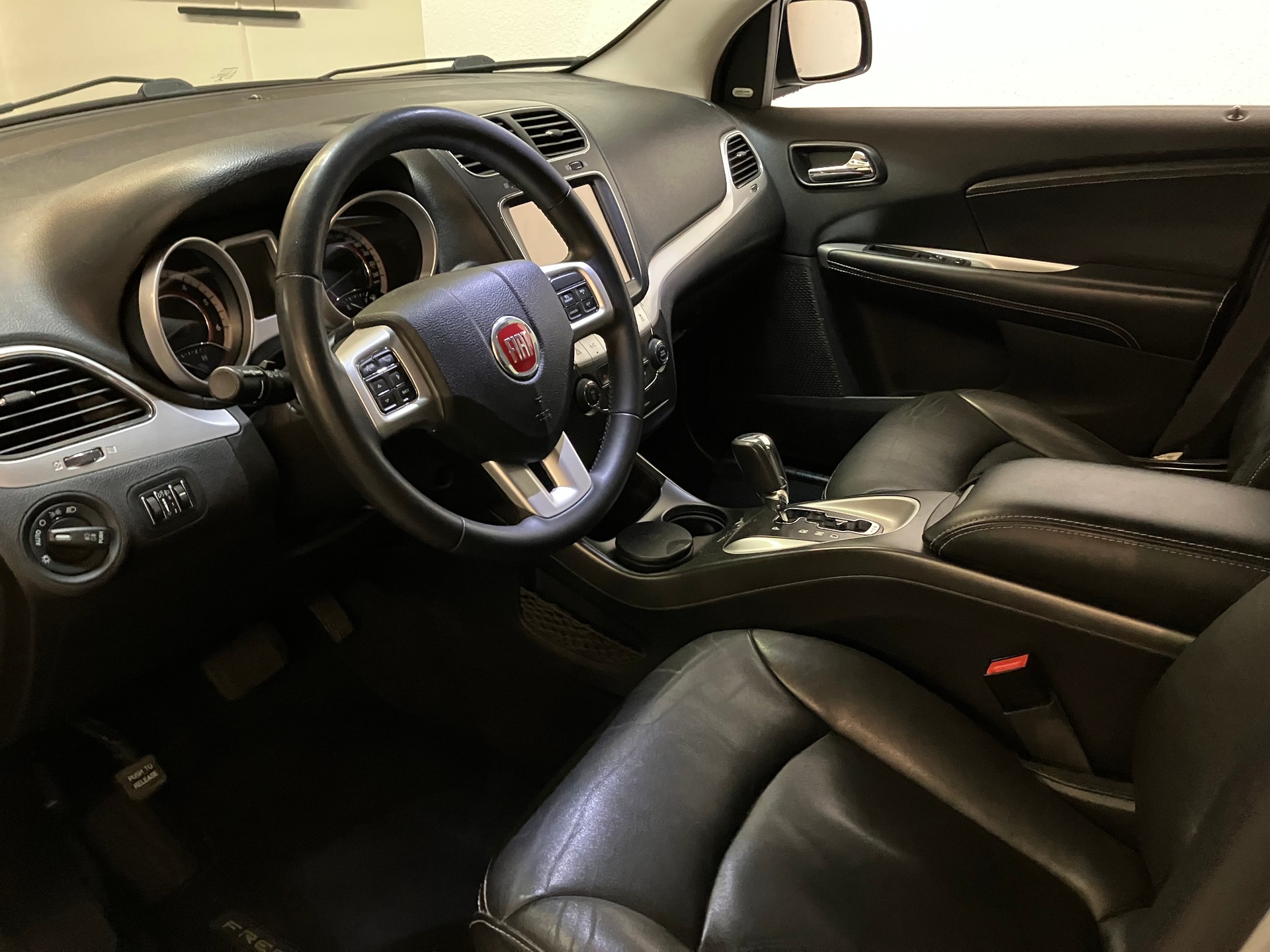 FIAT Freemont 2.0 MJ Lounge AWD Automat-image-11