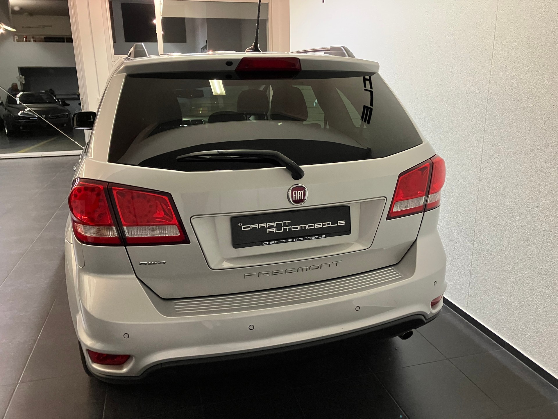 FIAT Freemont 2.0 MJ Lounge AWD Automat-image-9