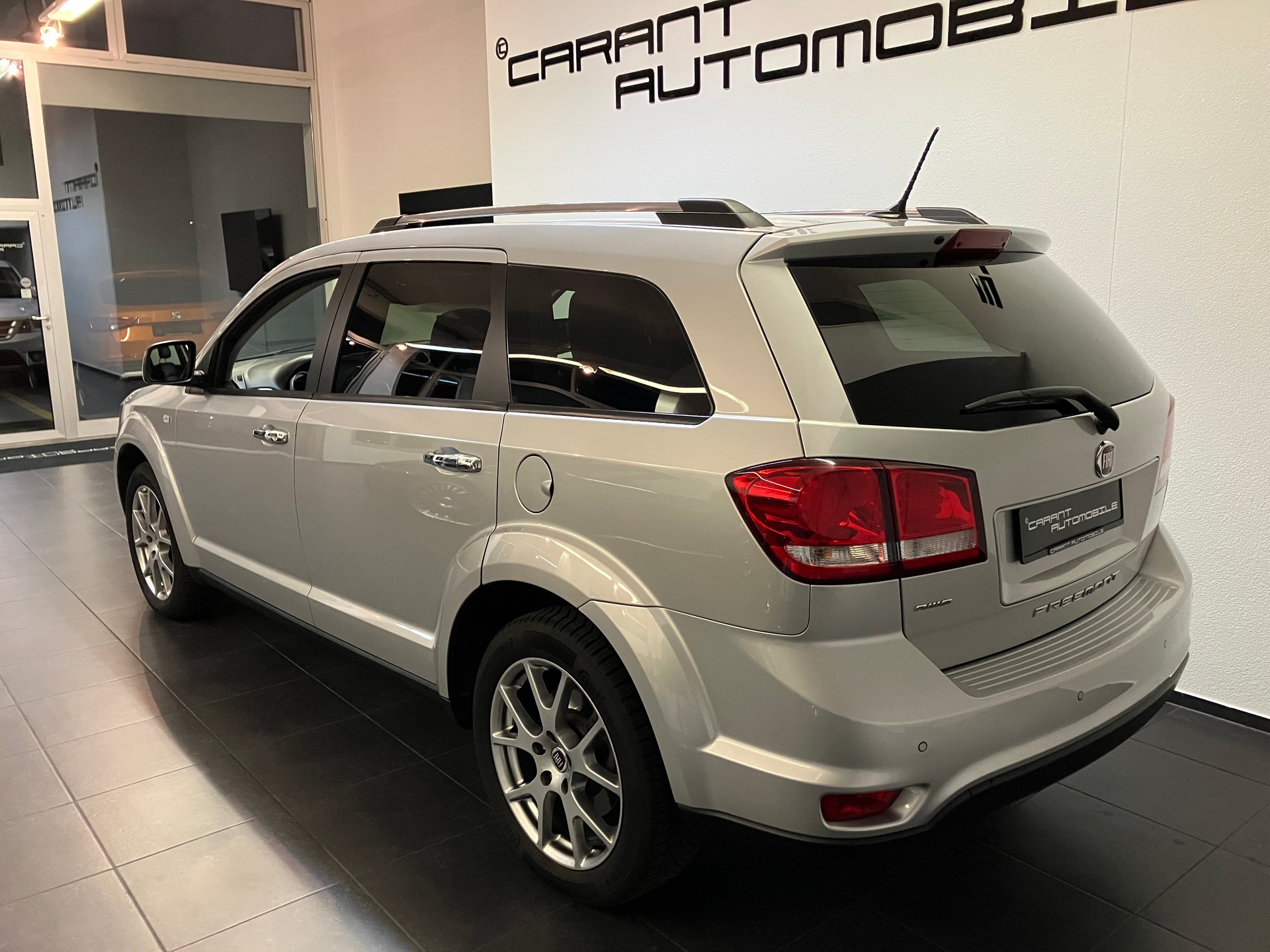 FIAT Freemont 2.0 MJ Lounge AWD Automat-image-7