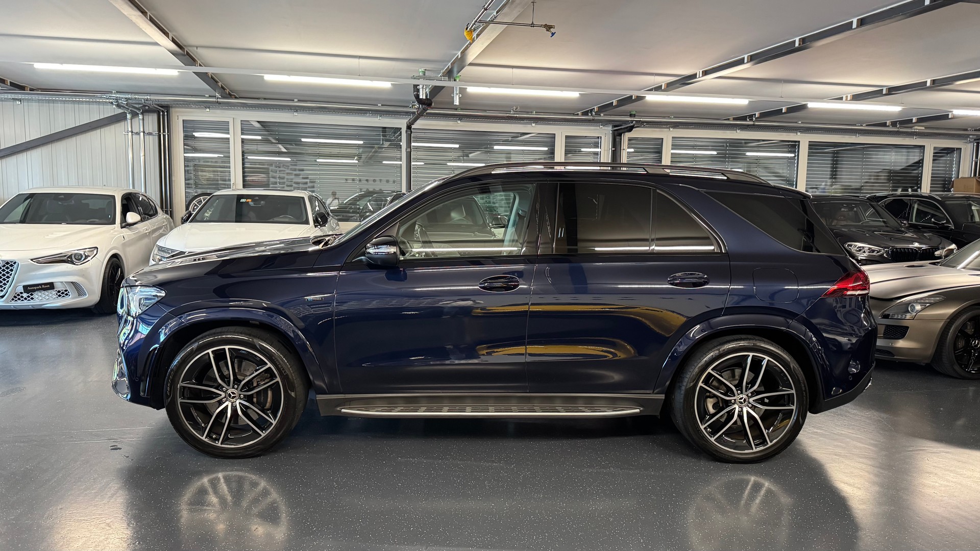 MERCEDES-BENZ GLE 350 de 4Matic AMG Line 9G-Tronic-image-9