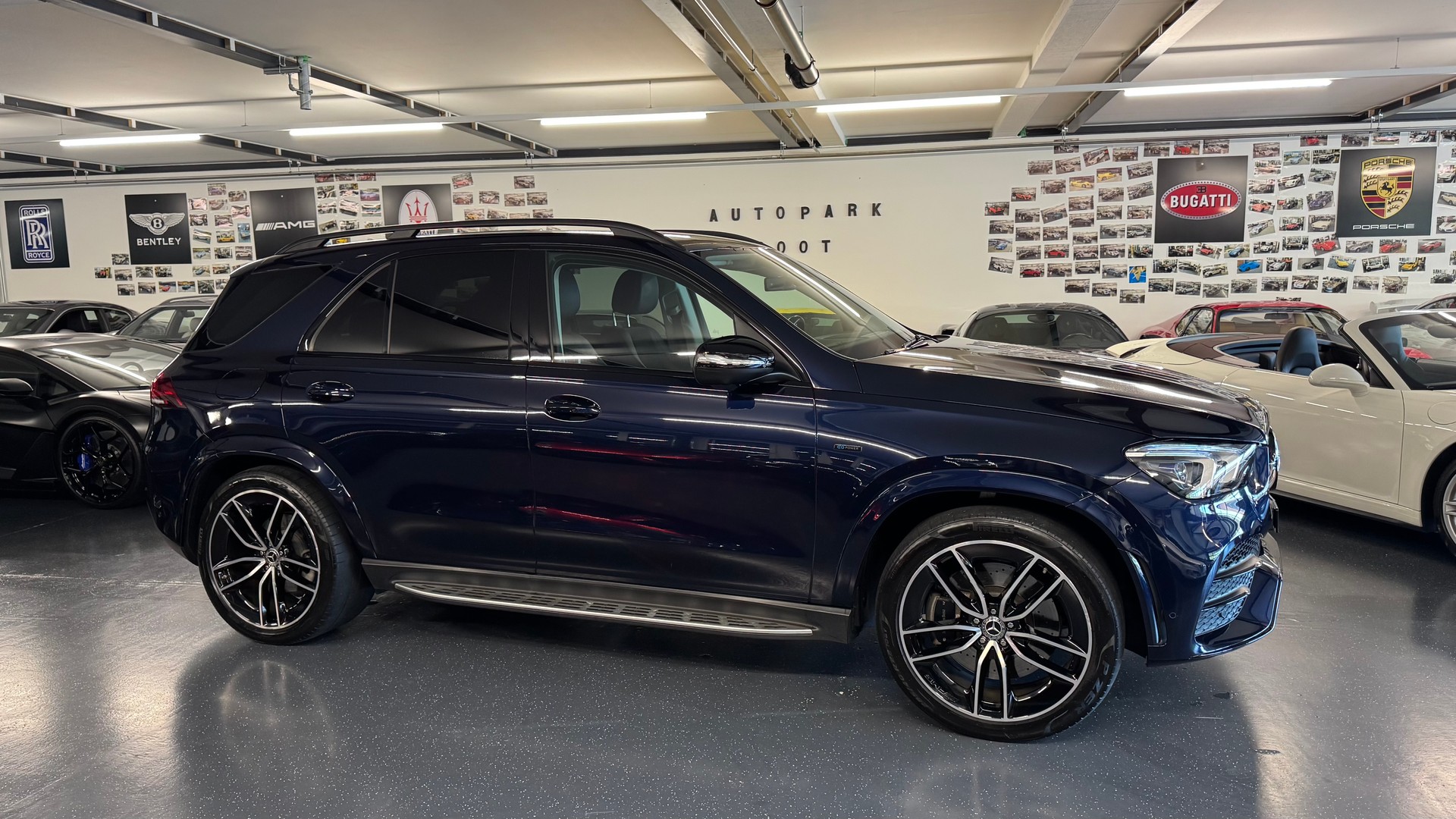 MERCEDES-BENZ GLE 350 de 4Matic AMG Line 9G-Tronic-showroom-element-2
