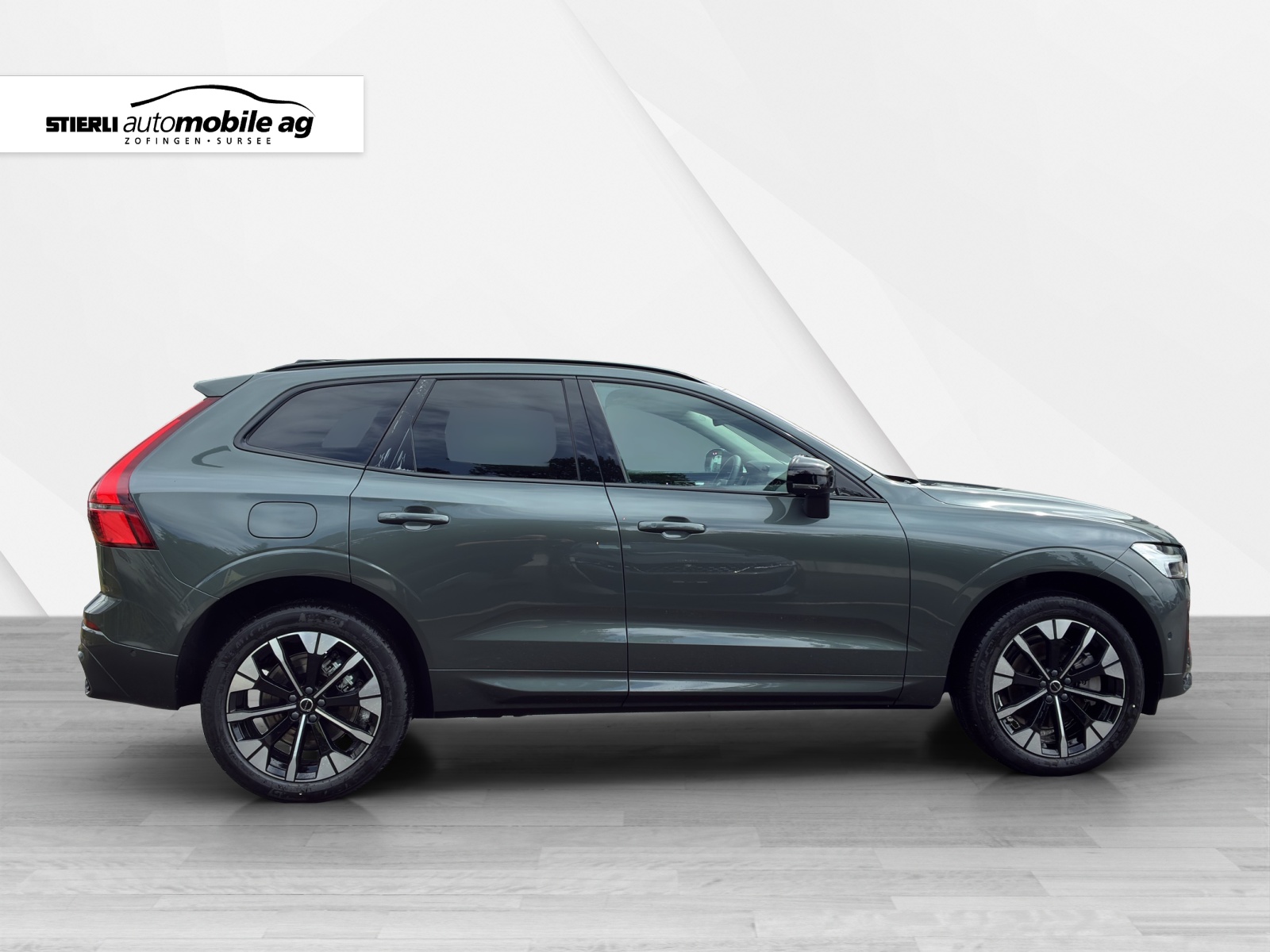 VOLVO XC60 2.0 T6 TE Ultra Dark eAWD-showroom-element-3