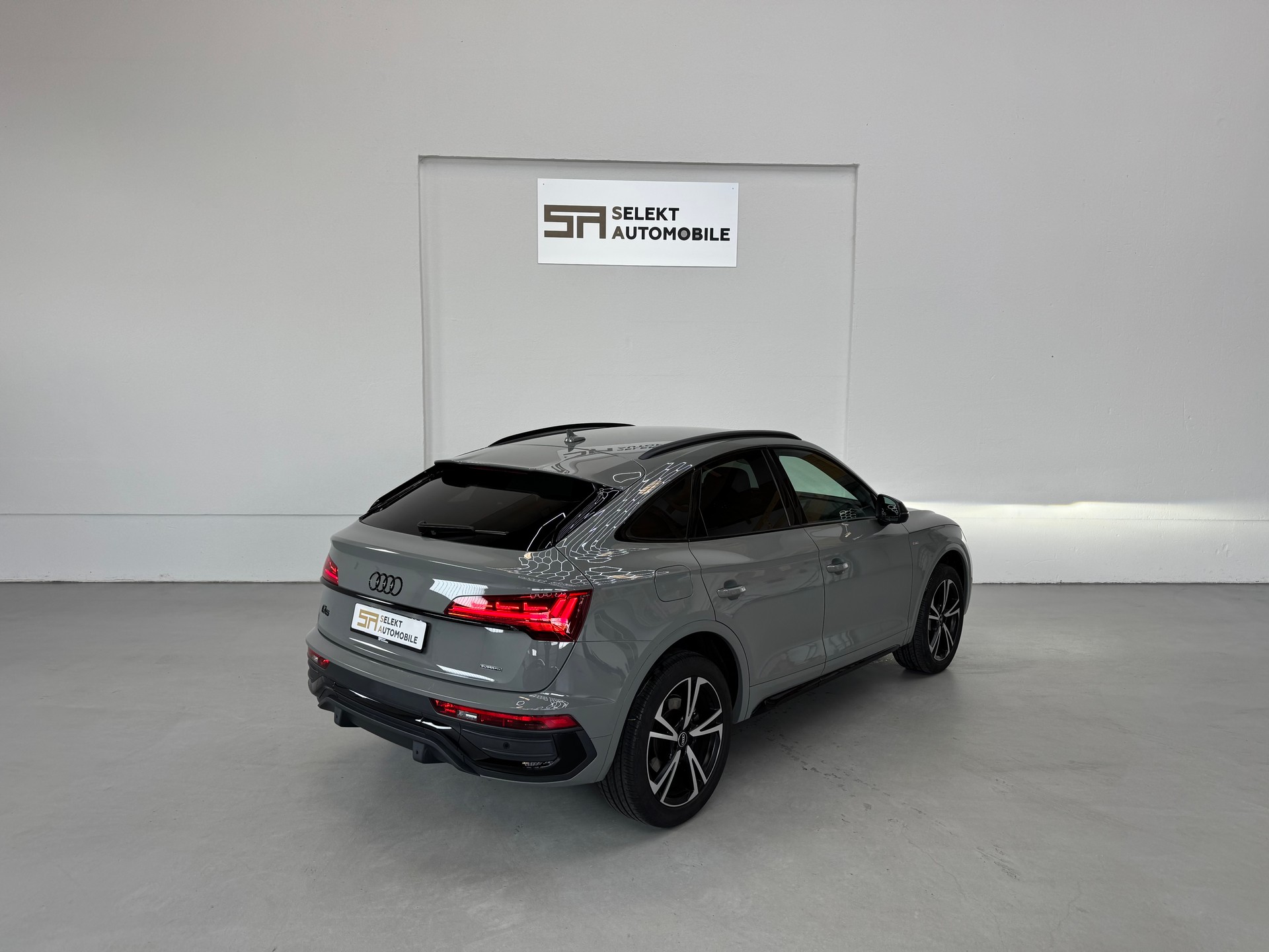AUDI Q5 Sportback 45 TFSI S line quattro S-tronic-image-5