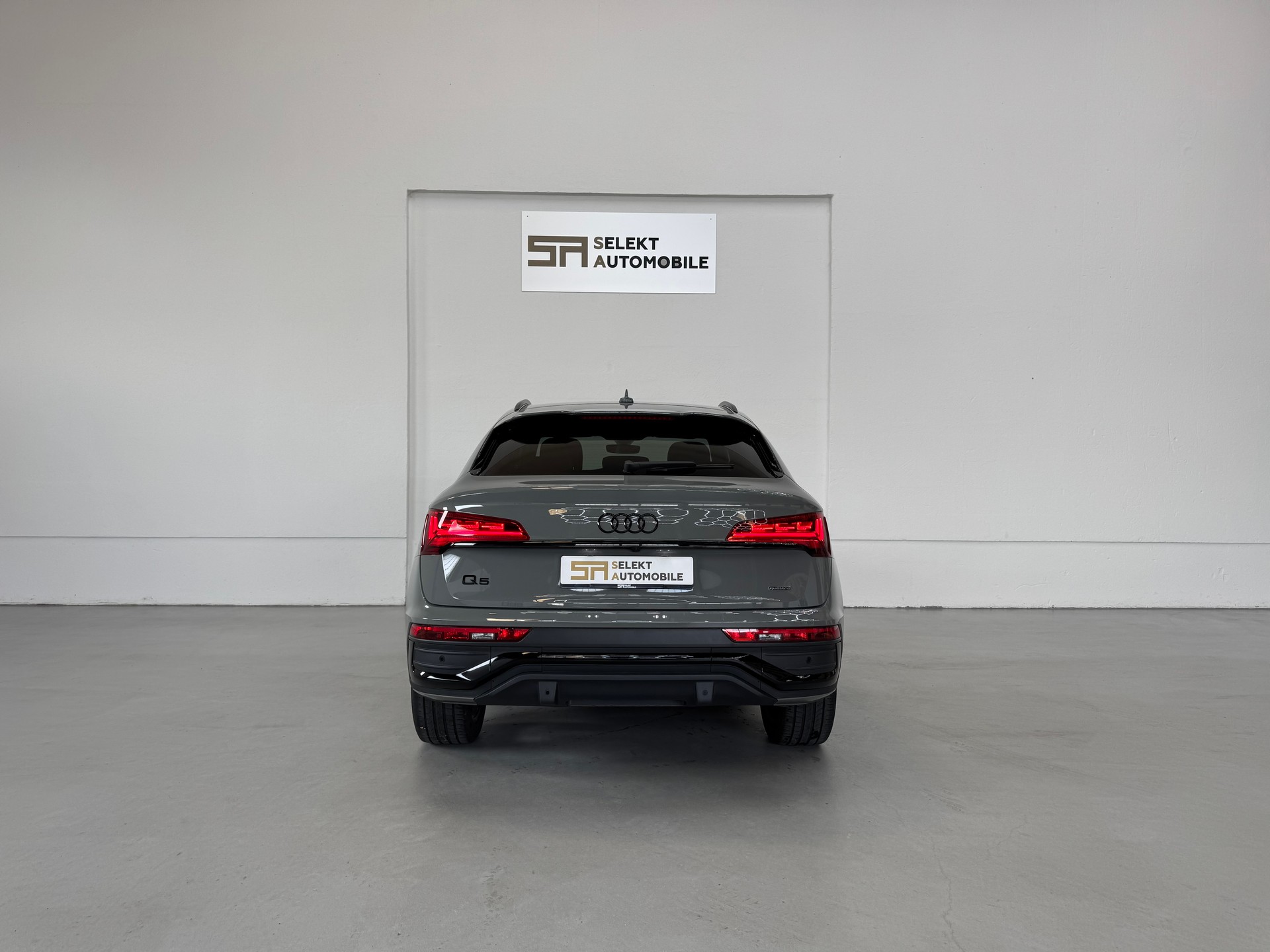 AUDI Q5 Sportback 45 TFSI S line quattro S-tronic-image-4
