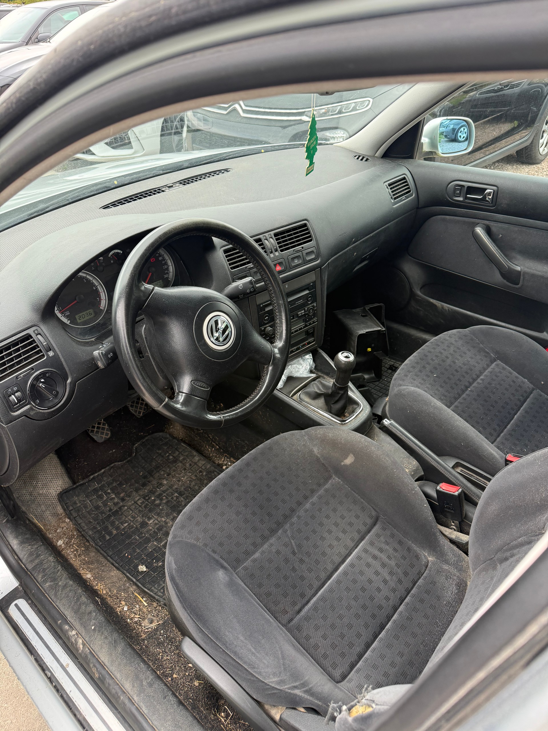 VW Bora Variant 2.0 Comfortline 4Motion-image-6