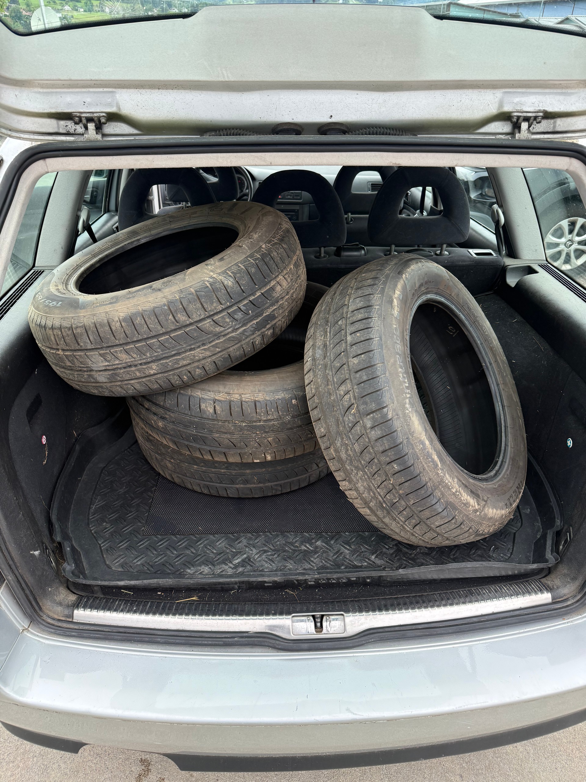 VW Bora Variant 2.0 Comfortline 4Motion-image-7