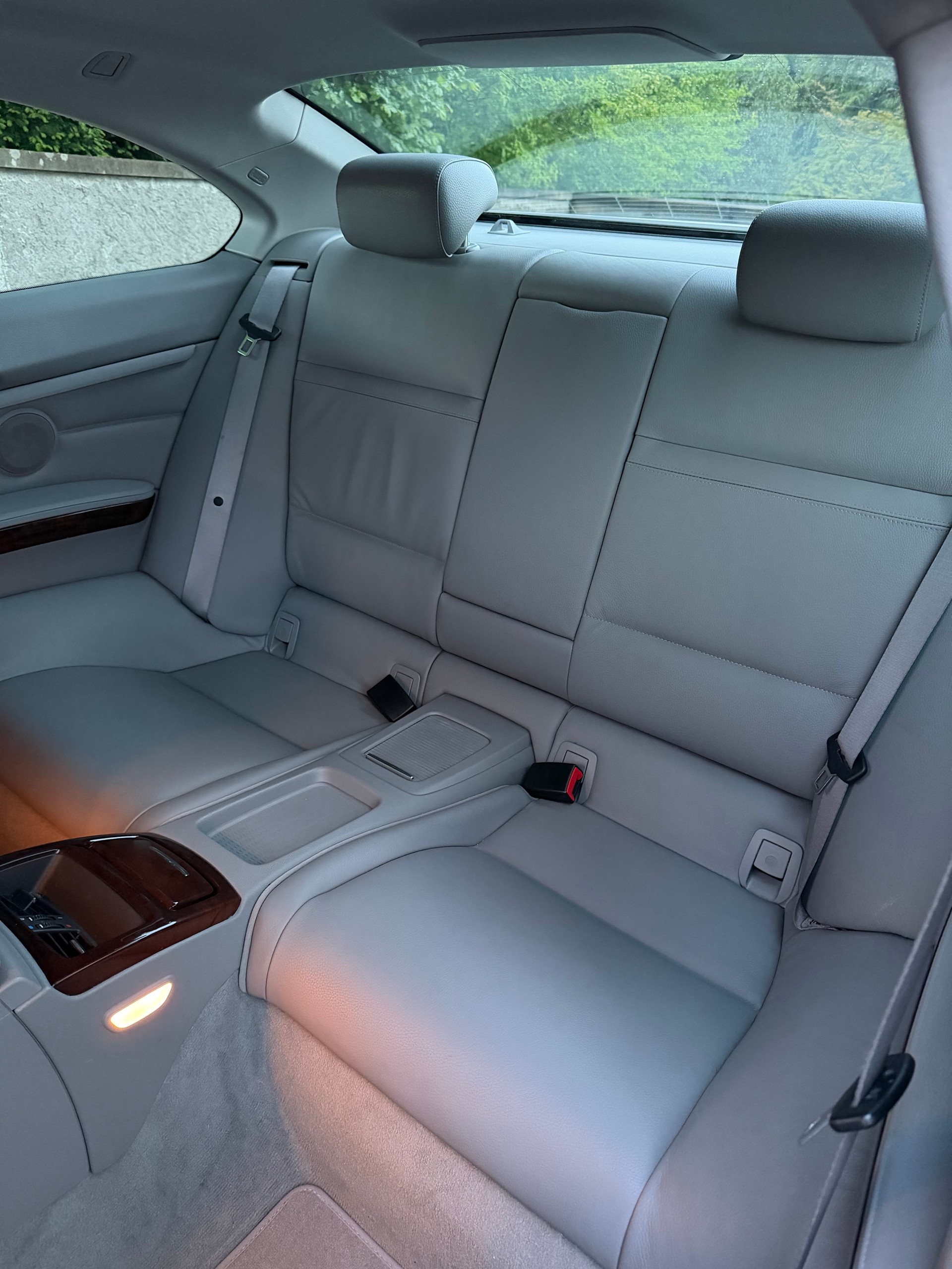 BMW 335i Coupé DSG / CH-Fahrzeug / Service gepflegt bei BMW / 8 Fach Bereift / Leder / Navi / Xenon / Tempomat-image-11