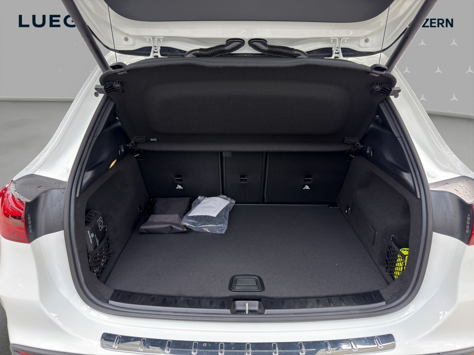 MERCEDES-BENZ GLA 200 Night Star 7G-DCT-image-14