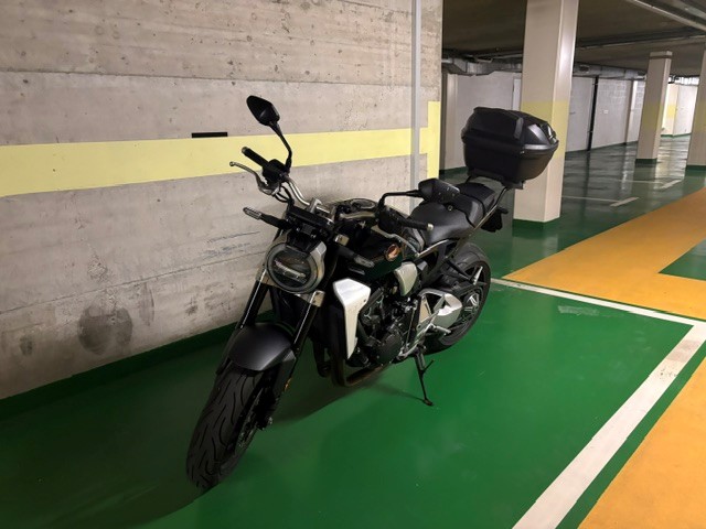 HONDA CB 1000 R ABS-image-1