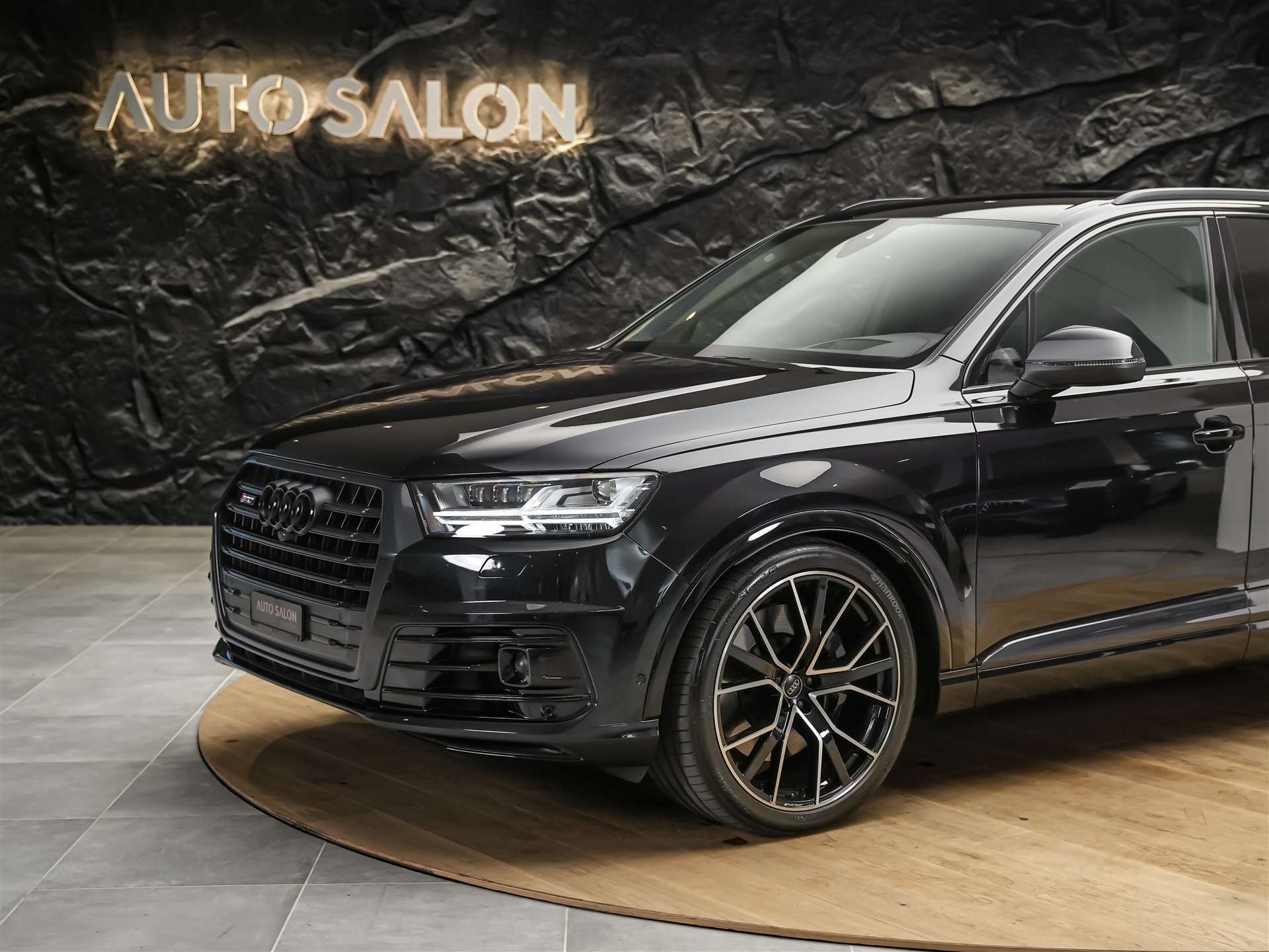 AUDI SQ7 4.0 TDI quattro tiptronic *7 Sitze*22" Felgen*Head-Up*Nachtsicht*-image-16