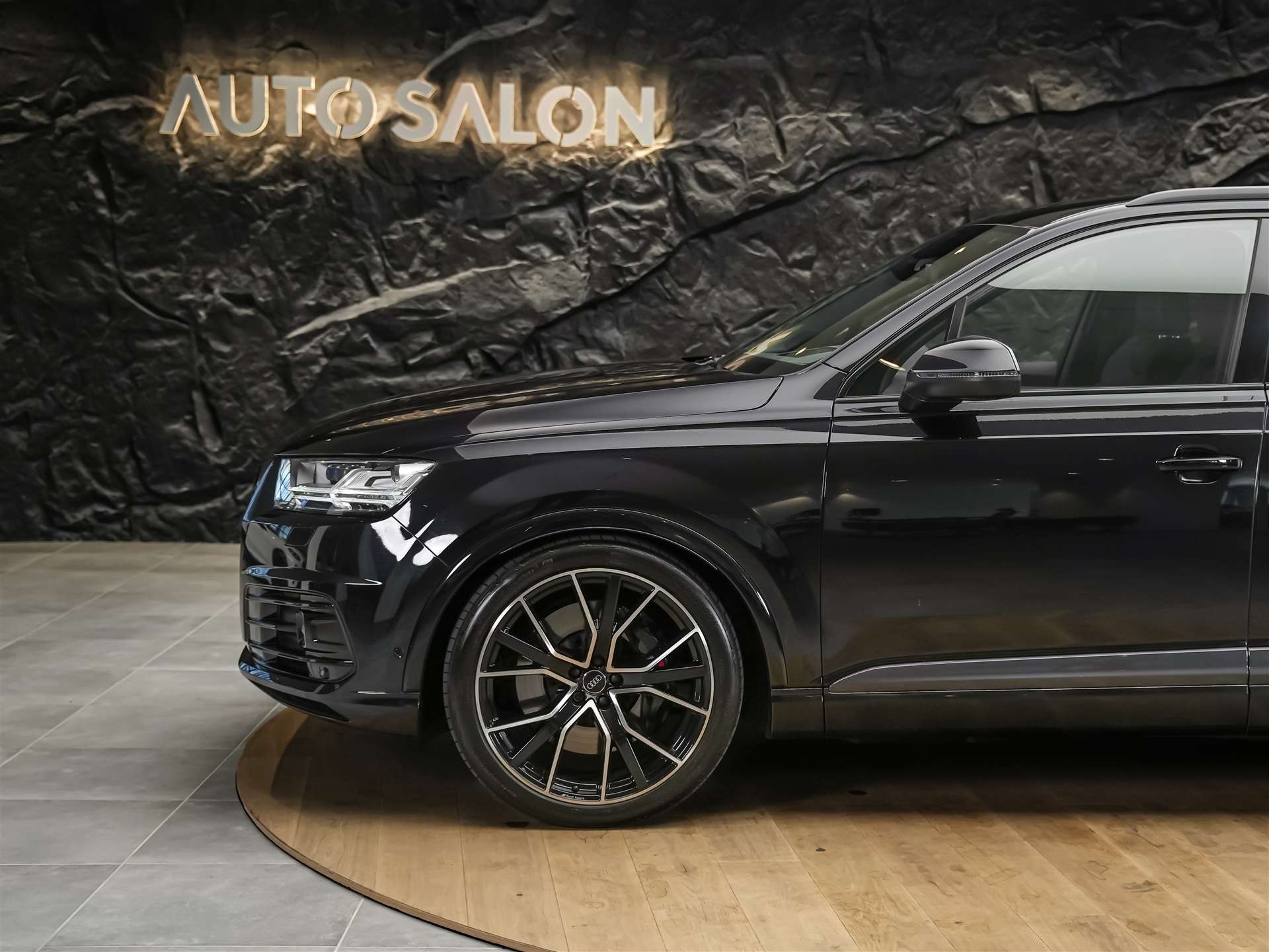 AUDI SQ7 4.0 TDI quattro tiptronic *7 Sitze*22" Felgen*Head-Up*Nachtsicht*-image-17