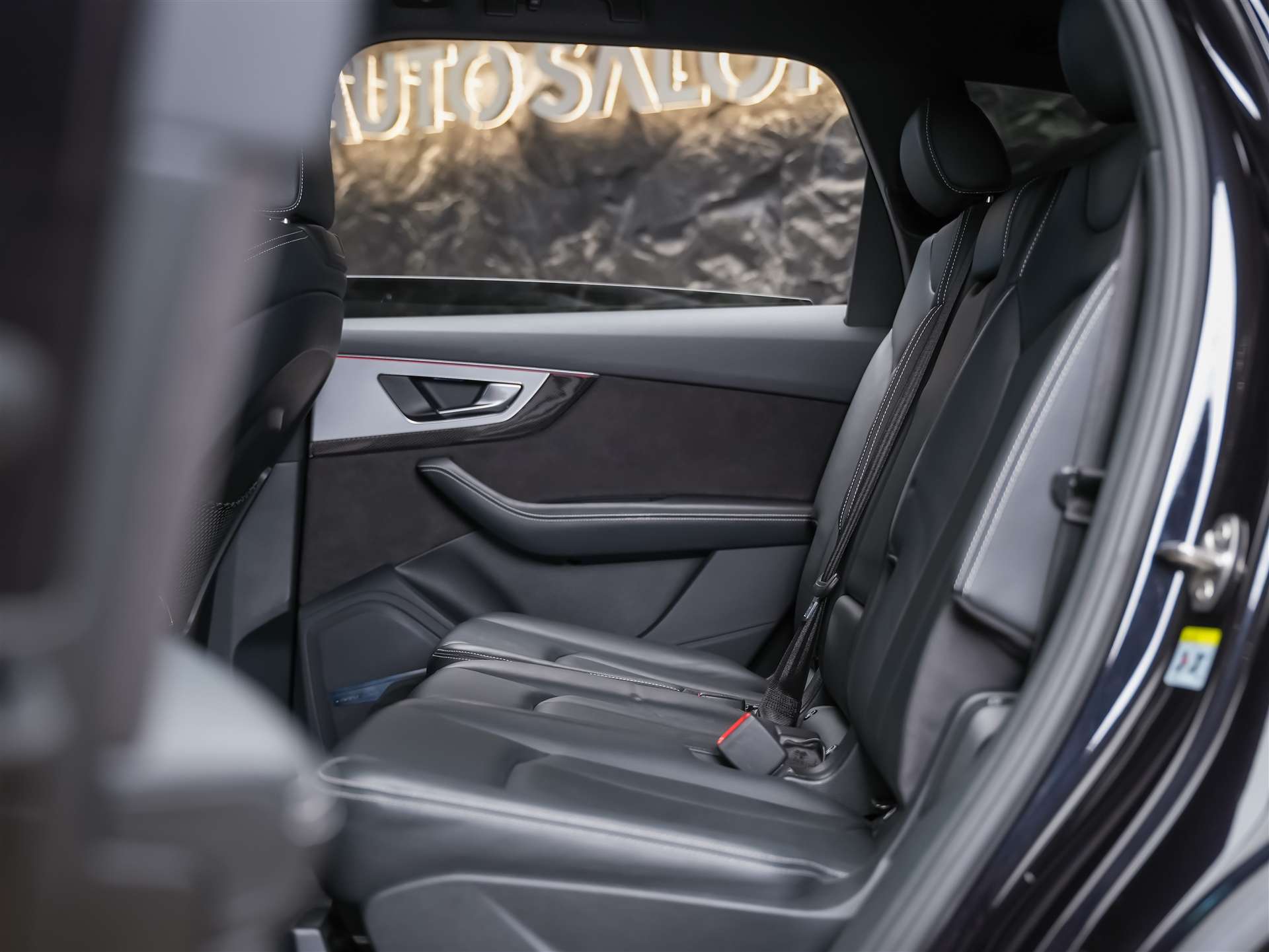 AUDI SQ7 4.0 TDI quattro tiptronic *7 Sitze*22" Felgen*Head-Up*Nachtsicht*-image-12