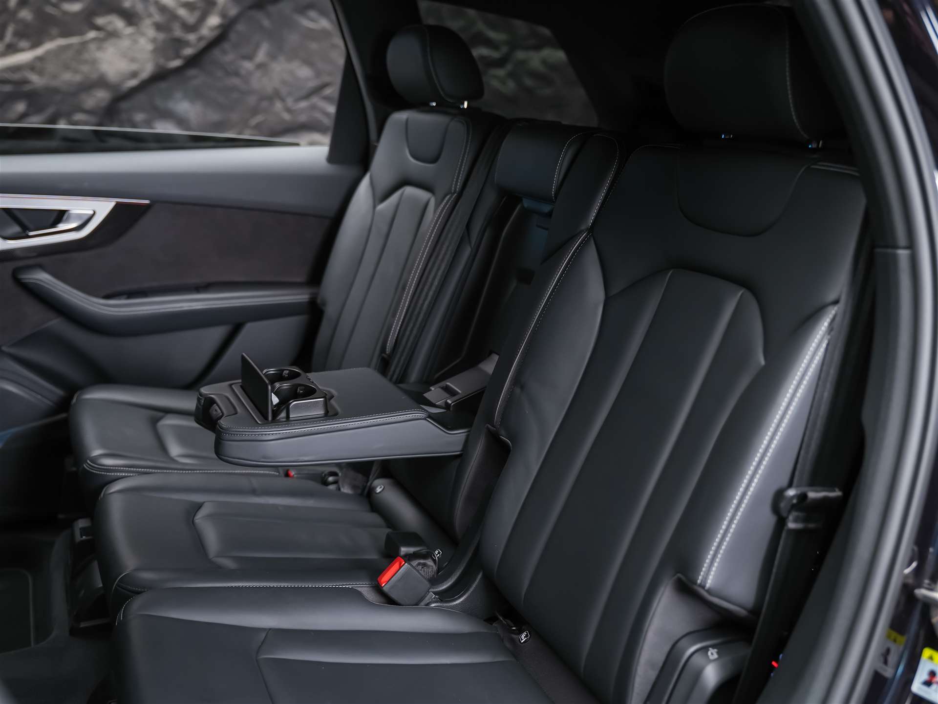 AUDI SQ7 4.0 TDI quattro tiptronic *7 Sitze*22" Felgen*Head-Up*Nachtsicht*-image-13