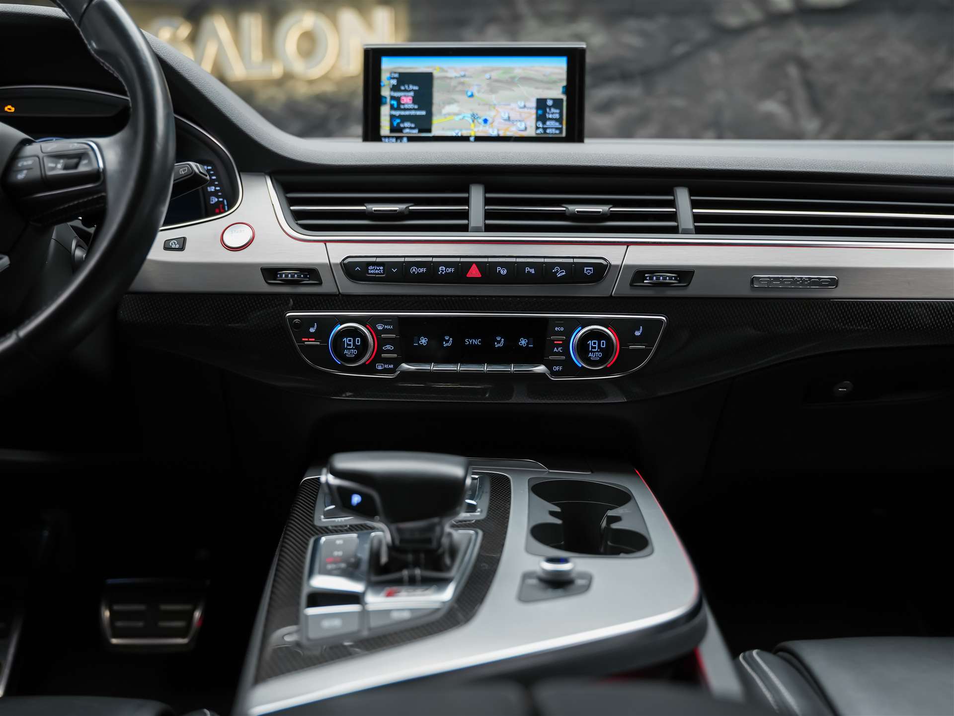 AUDI SQ7 4.0 TDI quattro tiptronic *7 Sitze*22" Felgen*Head-Up*Nachtsicht*-image-22